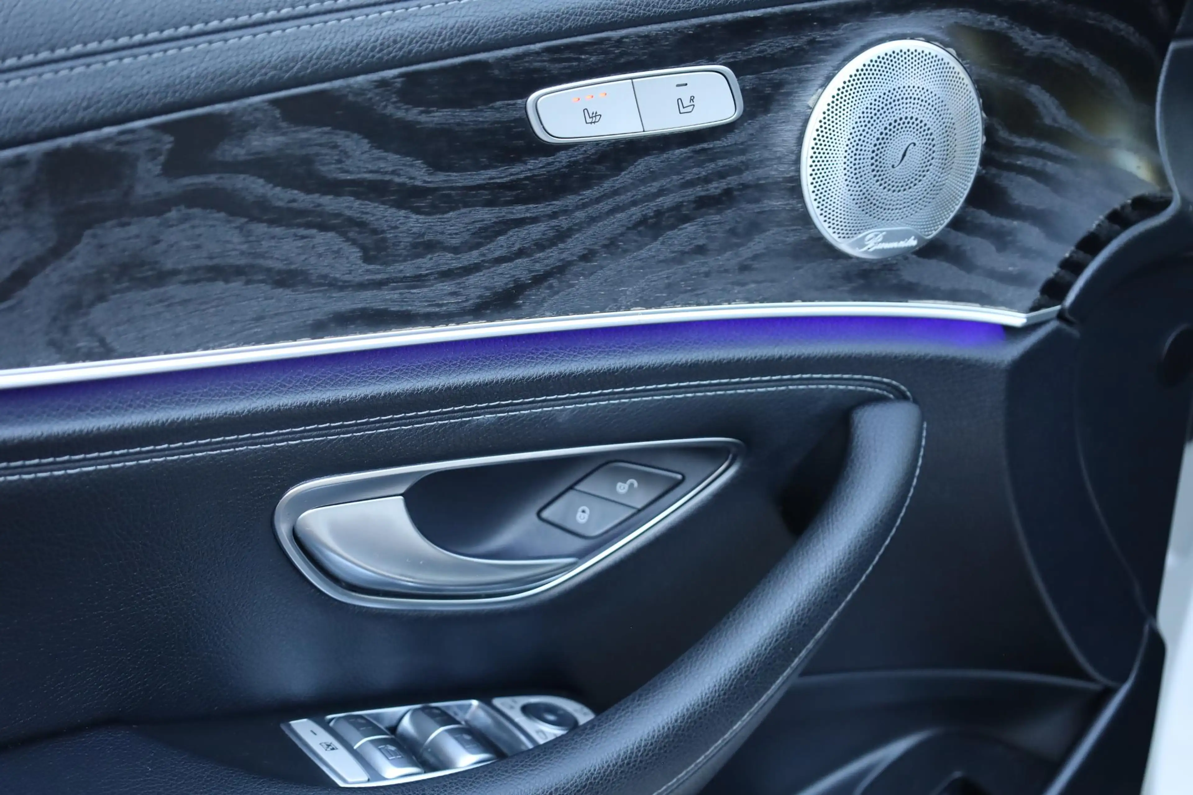 Mercedes-Benz E 250 Premium Plus AMG-LINE PANO BURMESTER LEER HUD CARP — photo 32