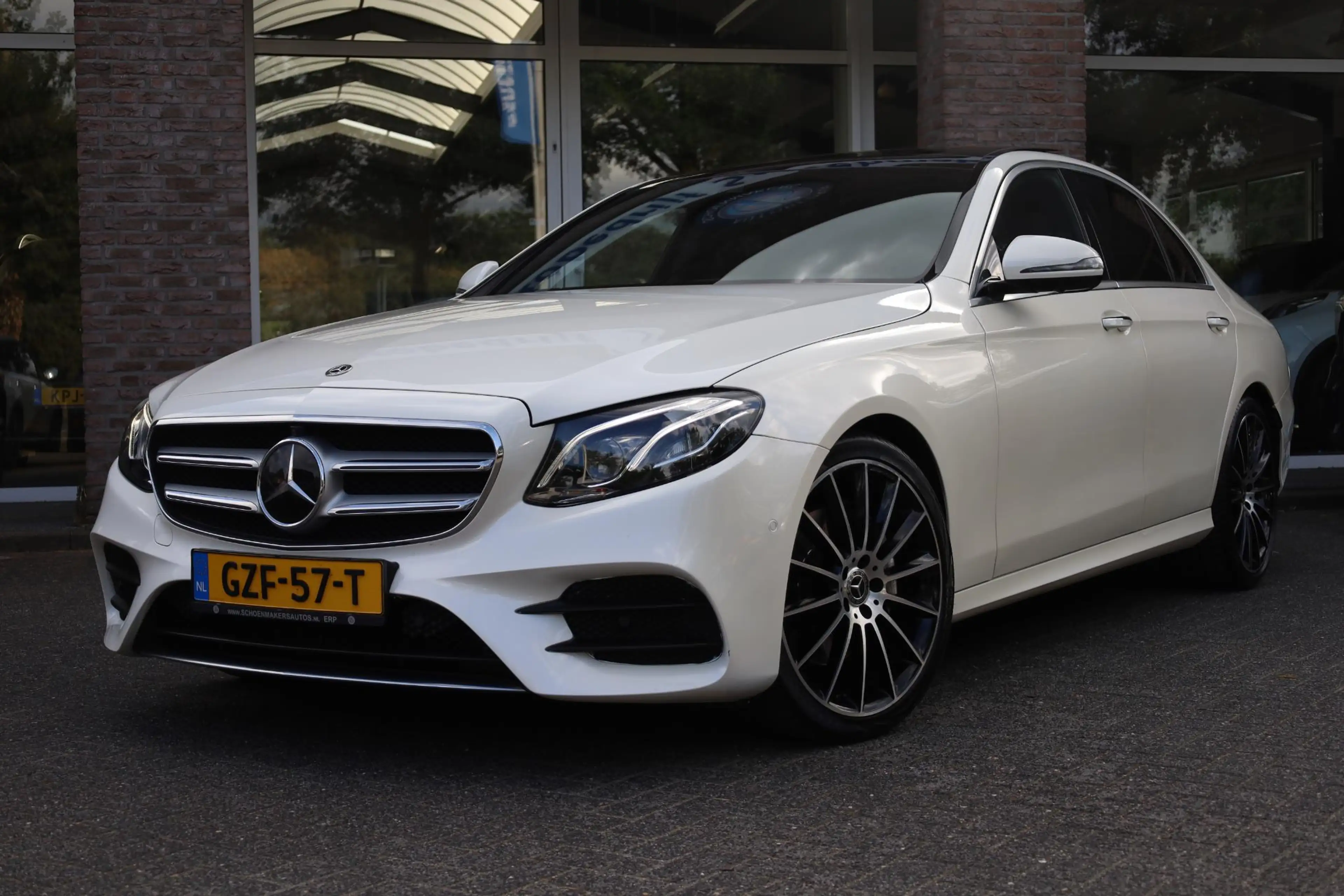 Mercedes-Benz E 250 Premium Plus AMG-LINE PANO BURMESTER LEER HUD CARP — photo 12