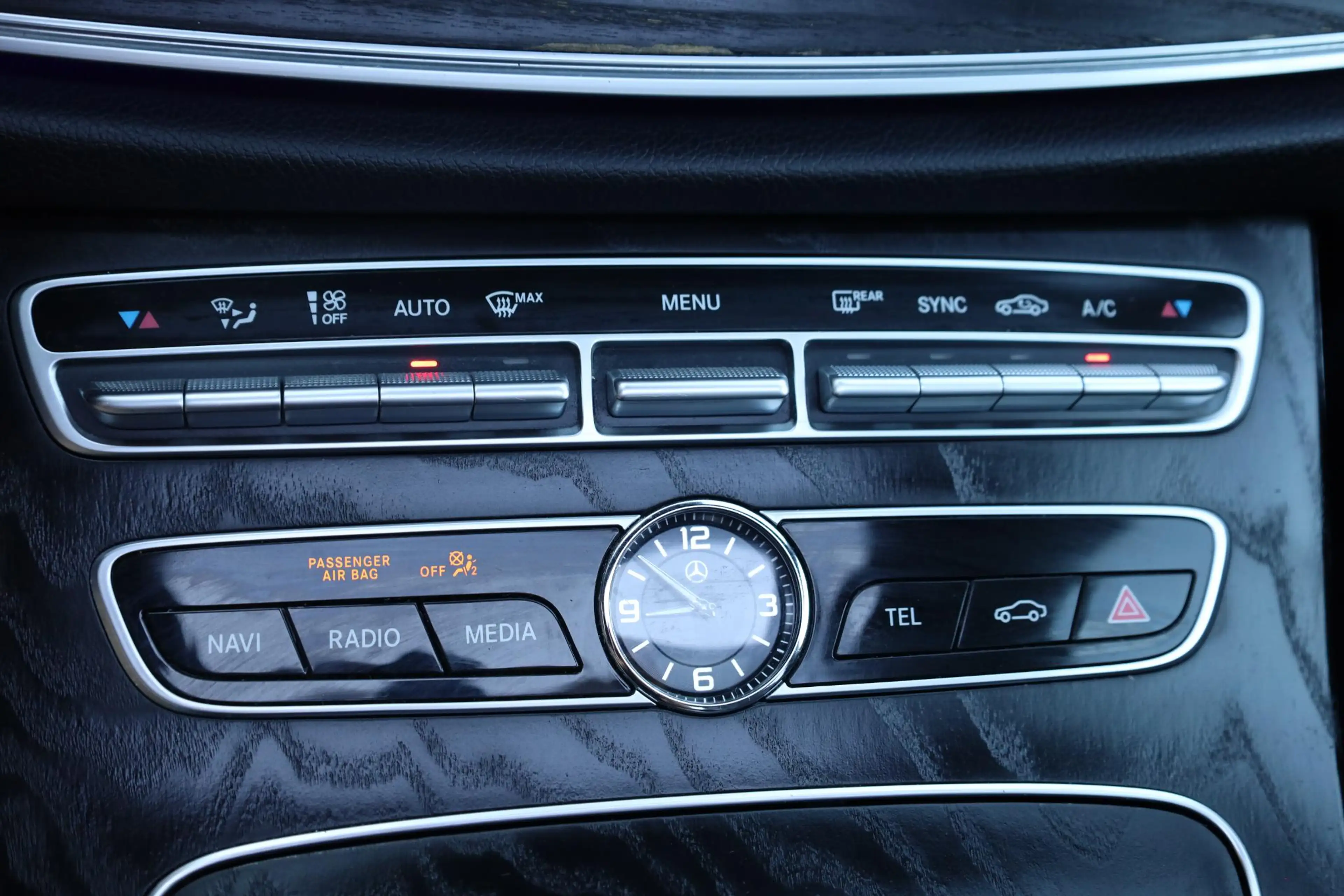 Mercedes-Benz E 250 Premium Plus AMG-LINE PANO BURMESTER LEER HUD CARP — photo 22