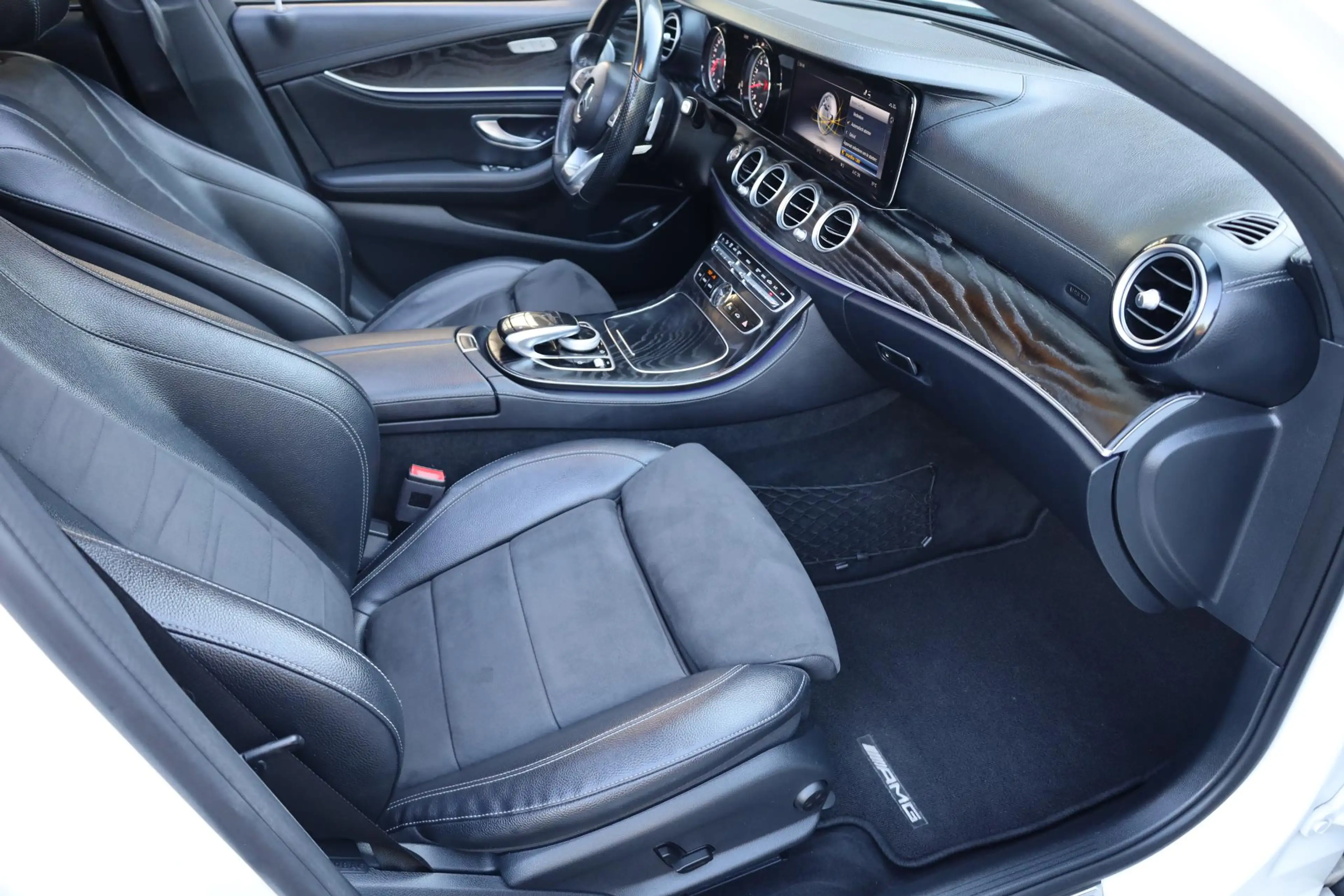 Mercedes-Benz E 250 Premium Plus AMG-LINE PANO BURMESTER LEER HUD CARP — photo 35