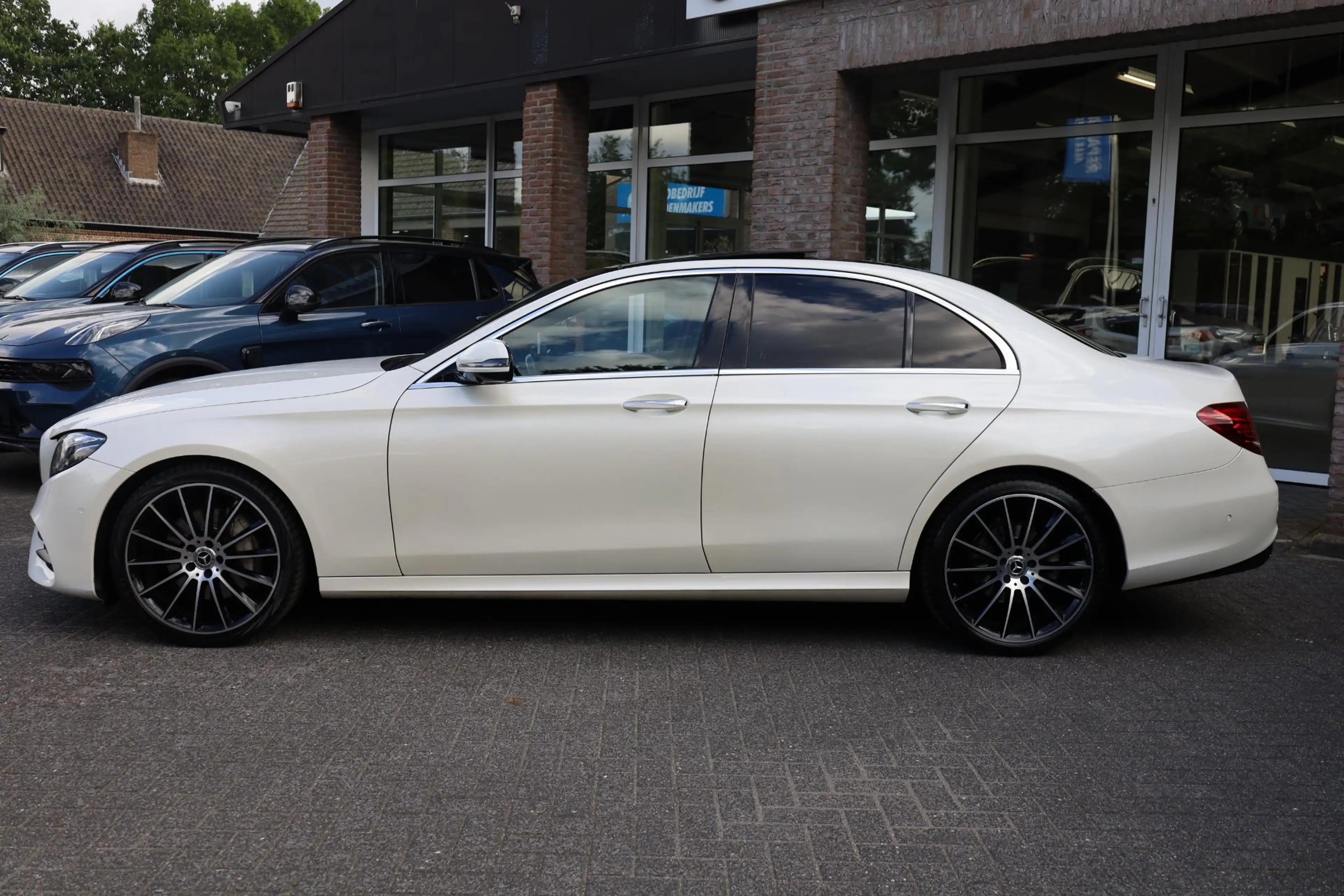 Mercedes-Benz E 250 Premium Plus AMG-LINE PANO BURMESTER LEER HUD CARP — photo 3