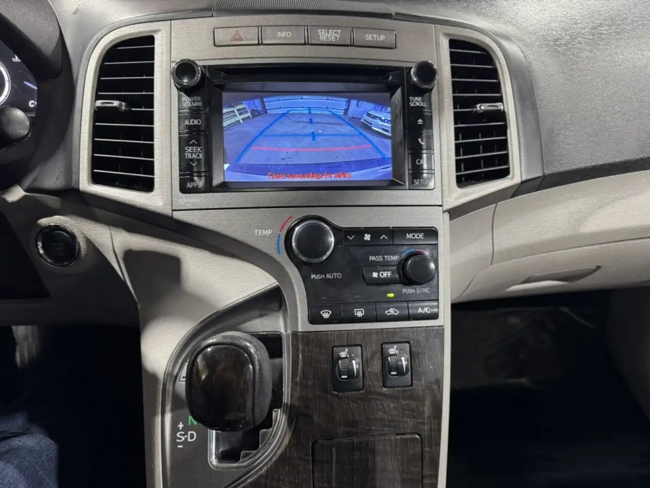 Toyota Venza снимка Toyota Venza