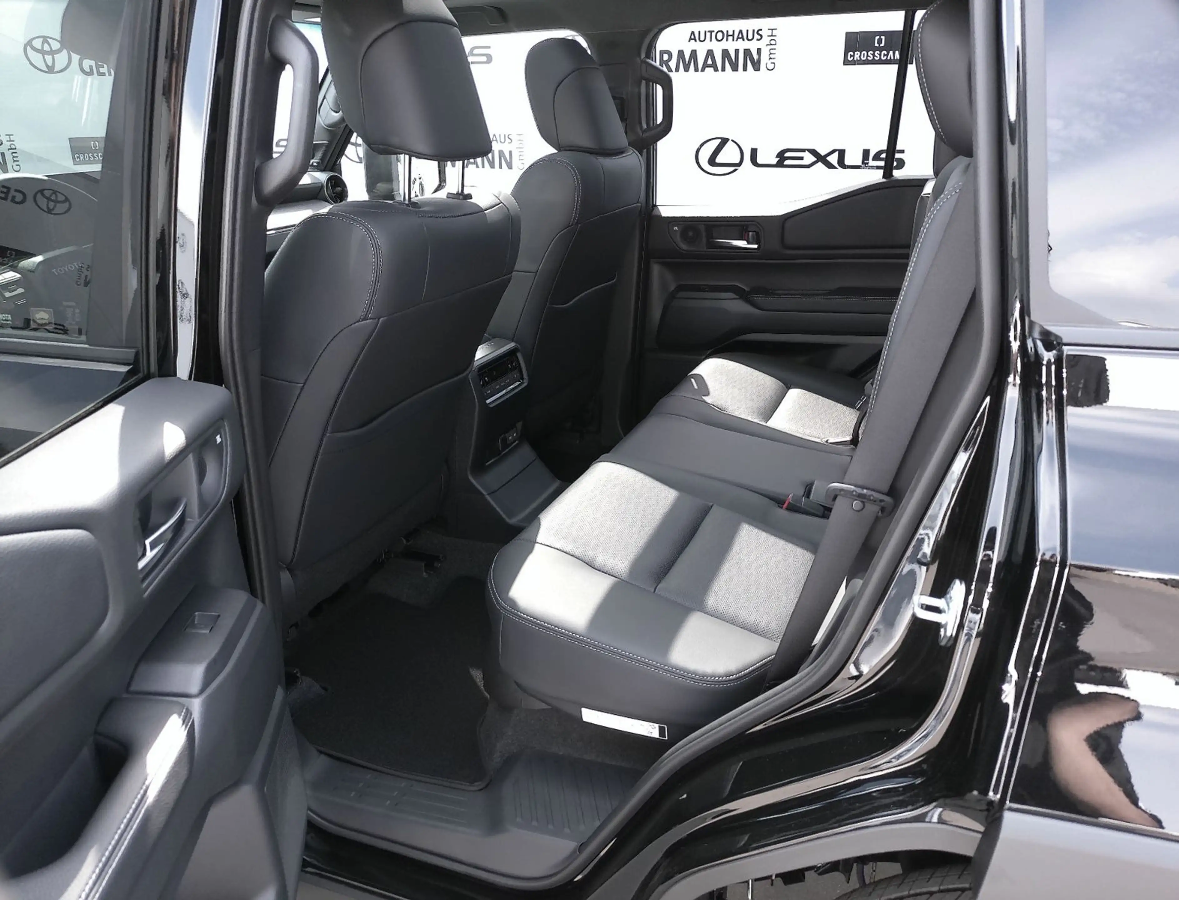 Toyota Land Cruiser 2.8 D-4D Mild-Hybrid 4WD Lounge — photo 8