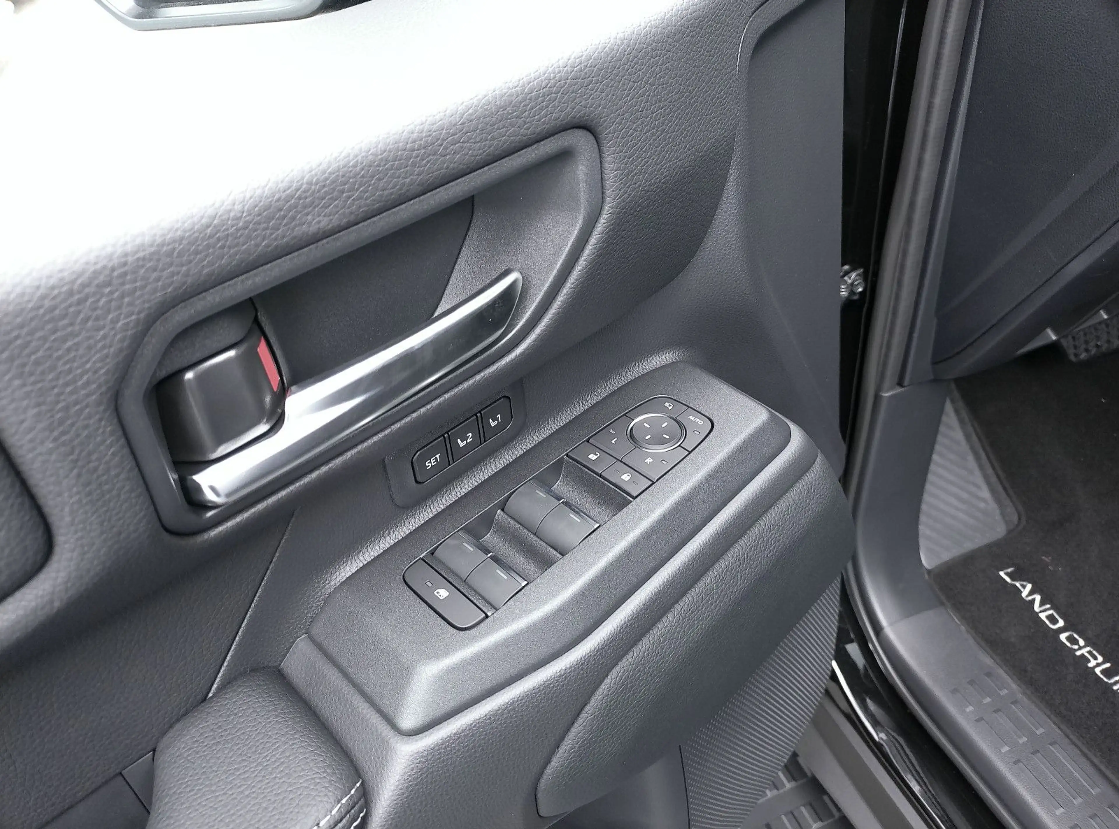 Toyota Land Cruiser 2.8 D-4D Mild-Hybrid 4WD Lounge — photo 11