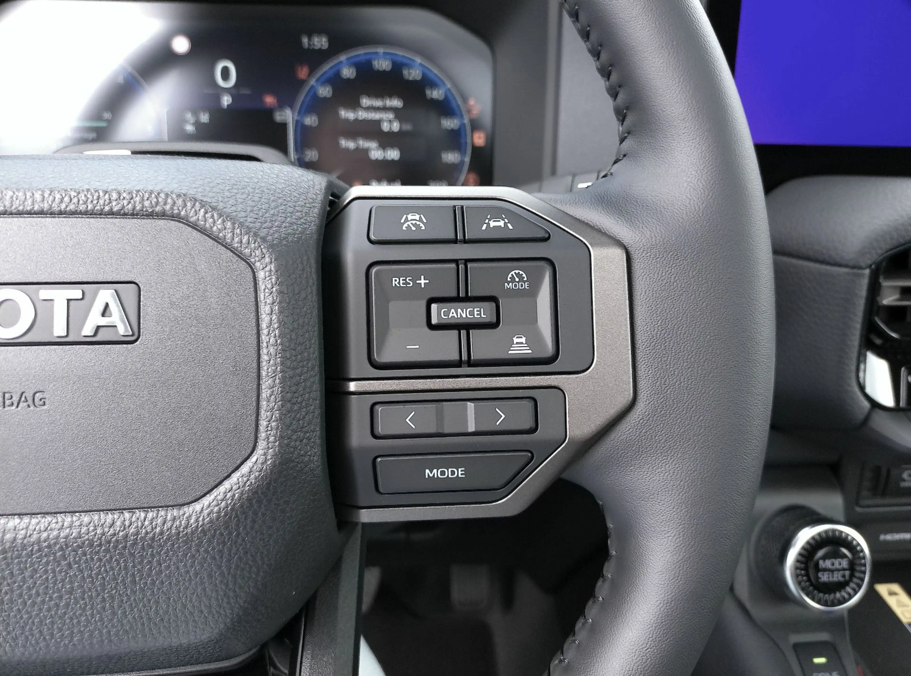 Toyota Land Cruiser 2.8 D-4D Mild-Hybrid 4WD Lounge — photo 14