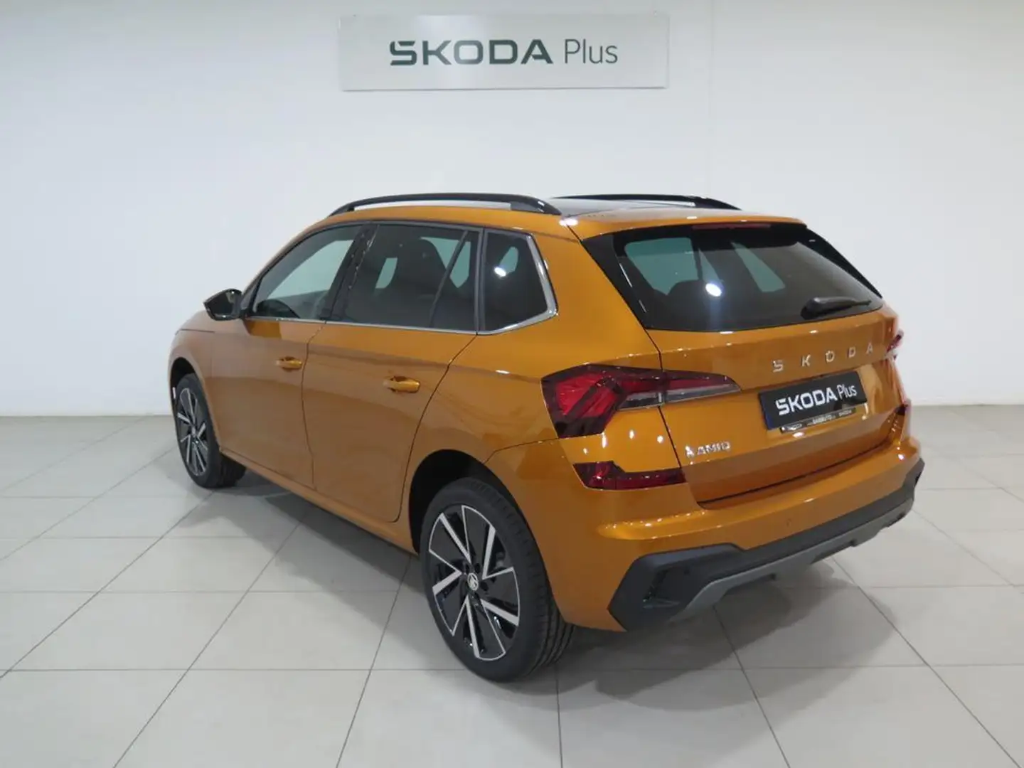 Skoda Kamiq 1.5 TSI Design 110kW DSG7 Naranja - 2