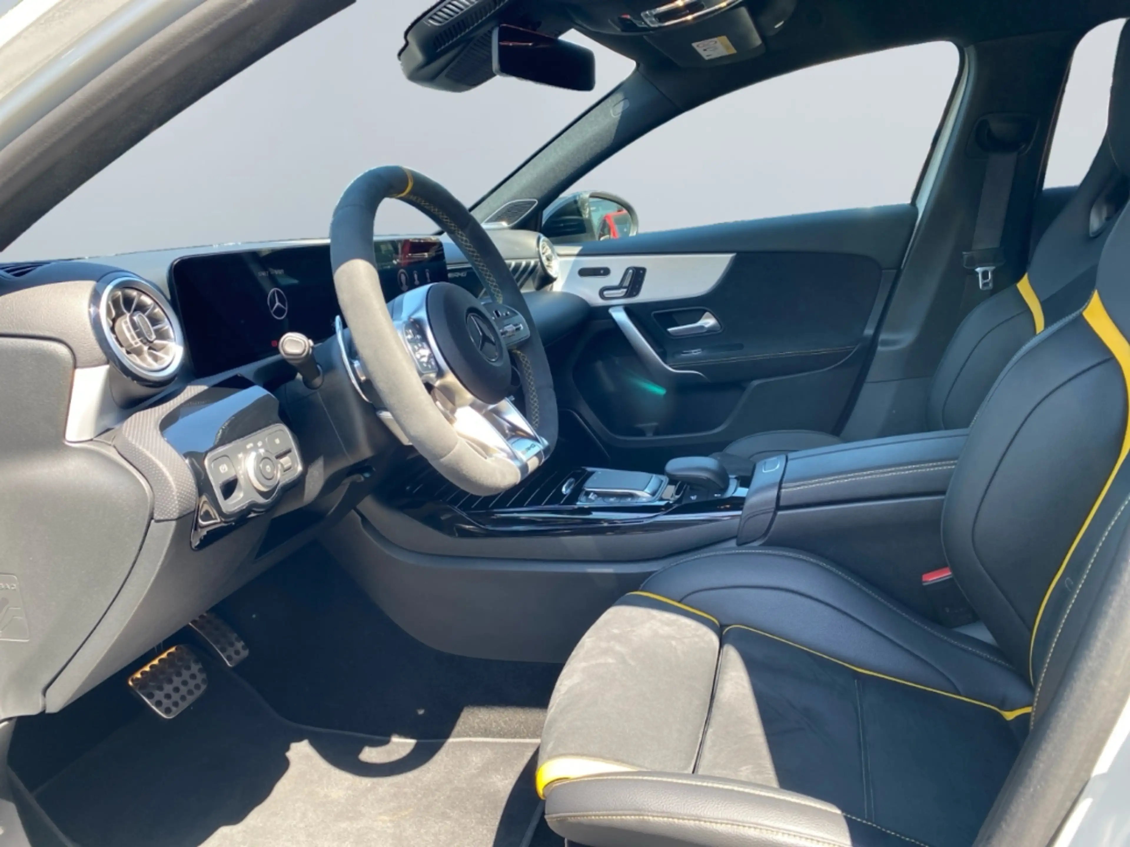 Mercedes-Benz A 45 AMG 4Matic+ *Pano*360*Leder*SHZ*LED*Digi* — photo 9