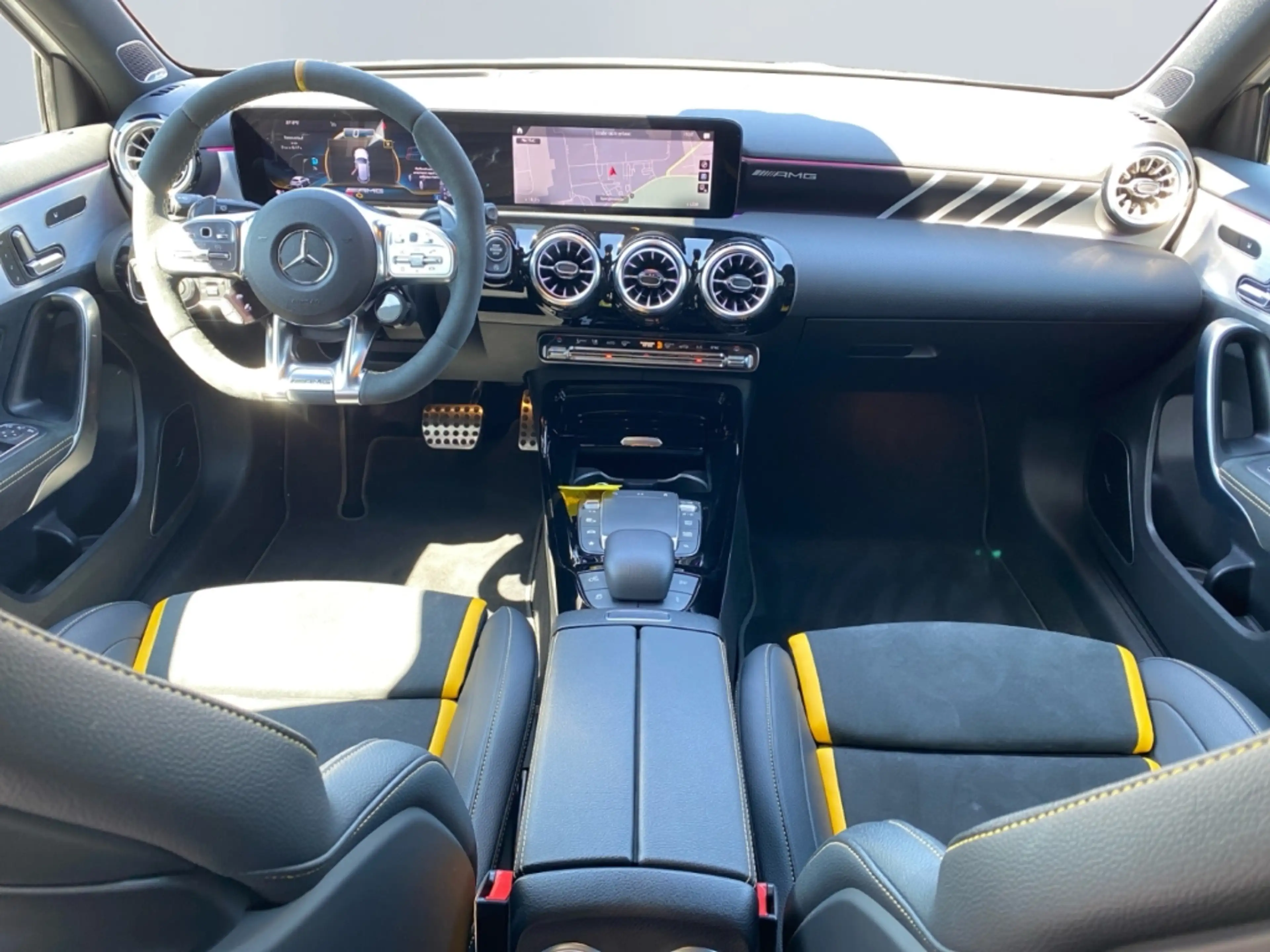 Mercedes-Benz A 45 AMG 4Matic+ *Pano*360*Leder*SHZ*LED*Digi* — photo 11
