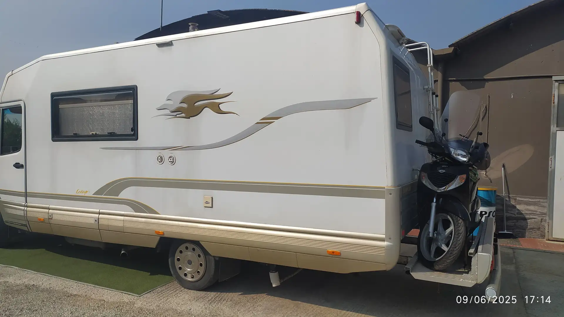 Iveco Daily Motorhome Laika 2.8td EcoVip 100 IVECO SERIE ORO - 2