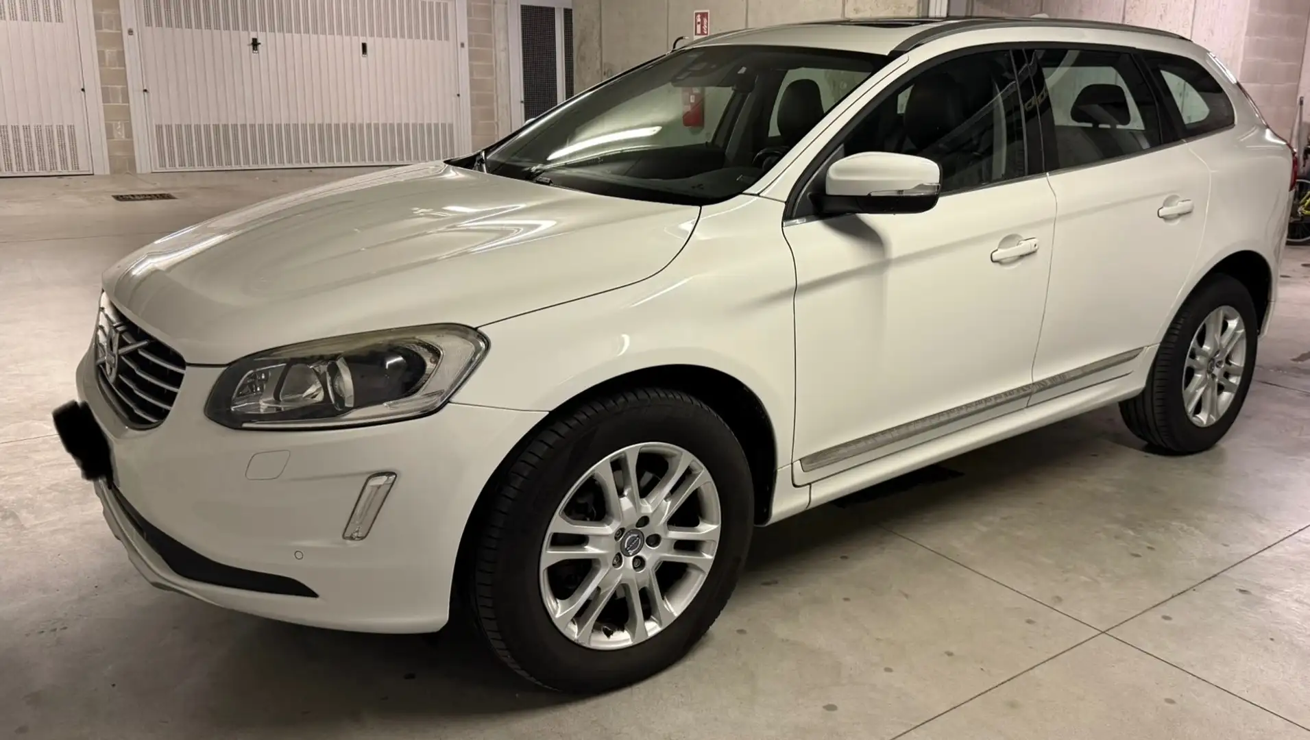 Volvo XC60 XC60 I 20142.4 d4 Summum awd 181cv geartronic Bianco - 1