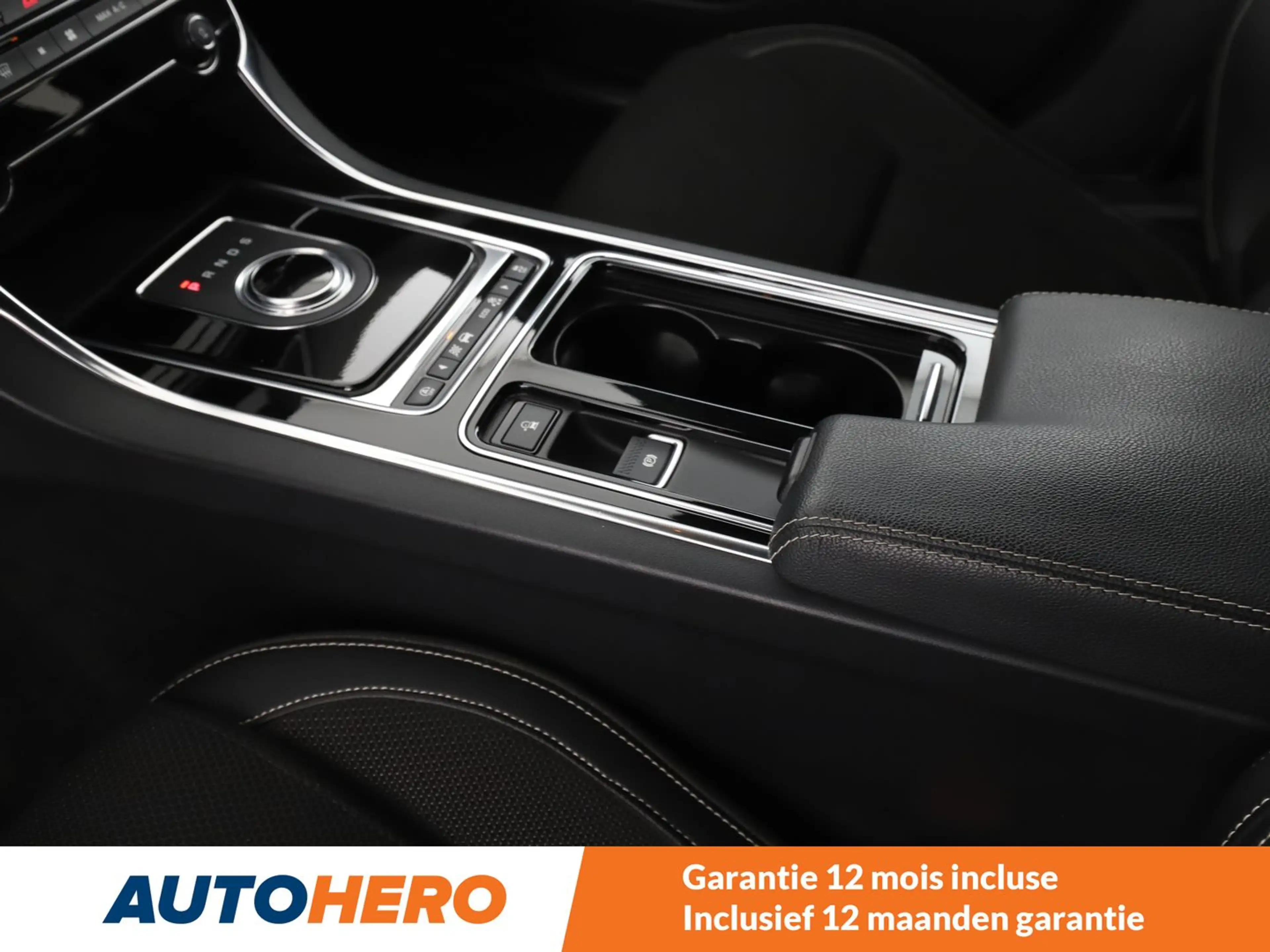 Jaguar XE 20d R-Sport — photo 15