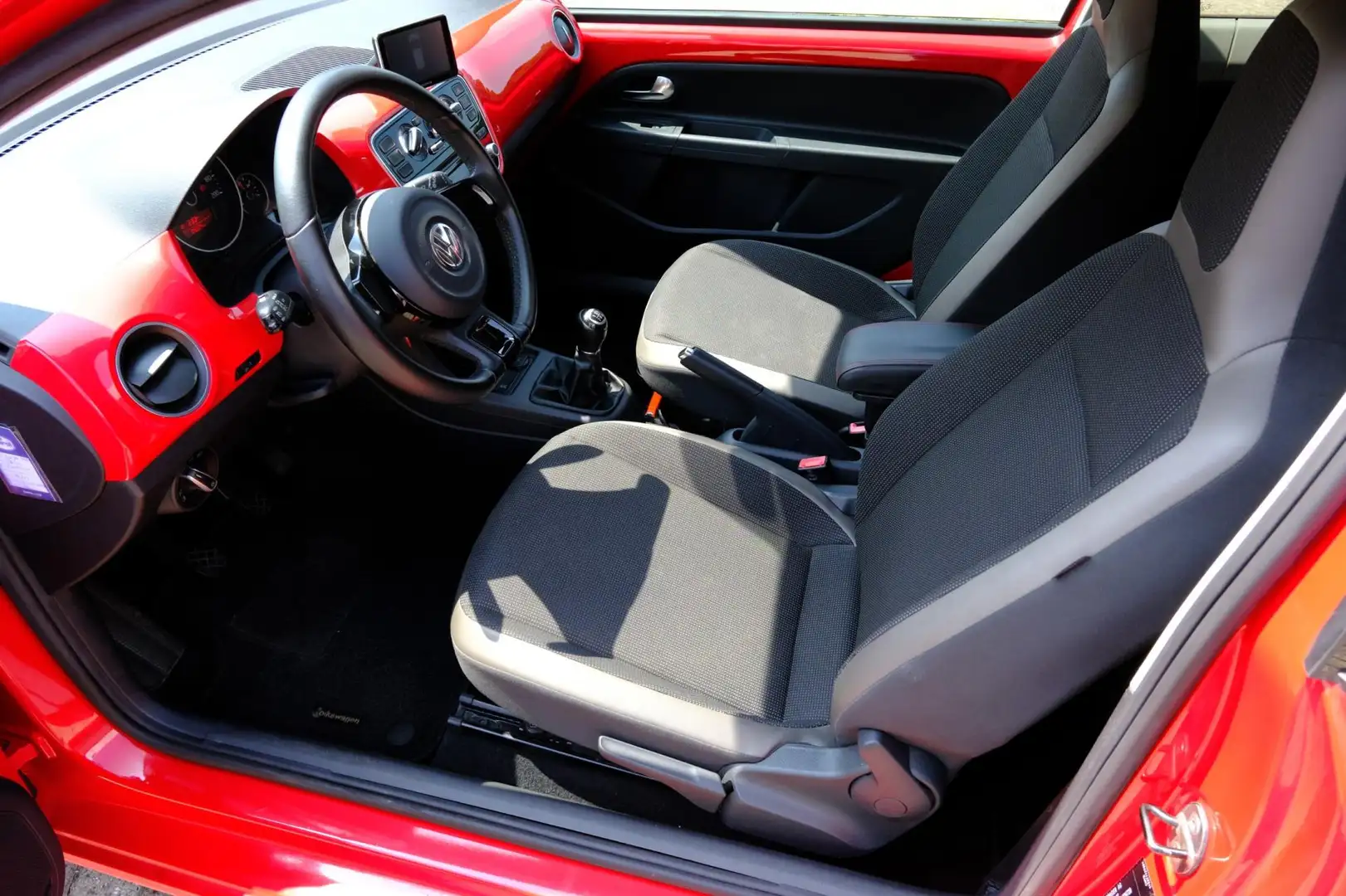 Volkswagen up! 1.0 high up! Navi|Airco|LMV Rood - 2