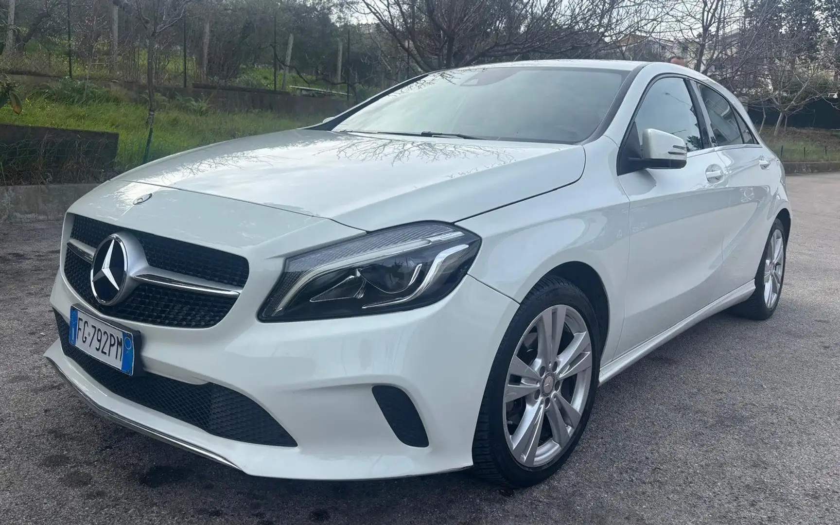Mercedes-Benz 180 Mercedes Classe A 180 d AUTOMATIC (W176) Blanco - 1