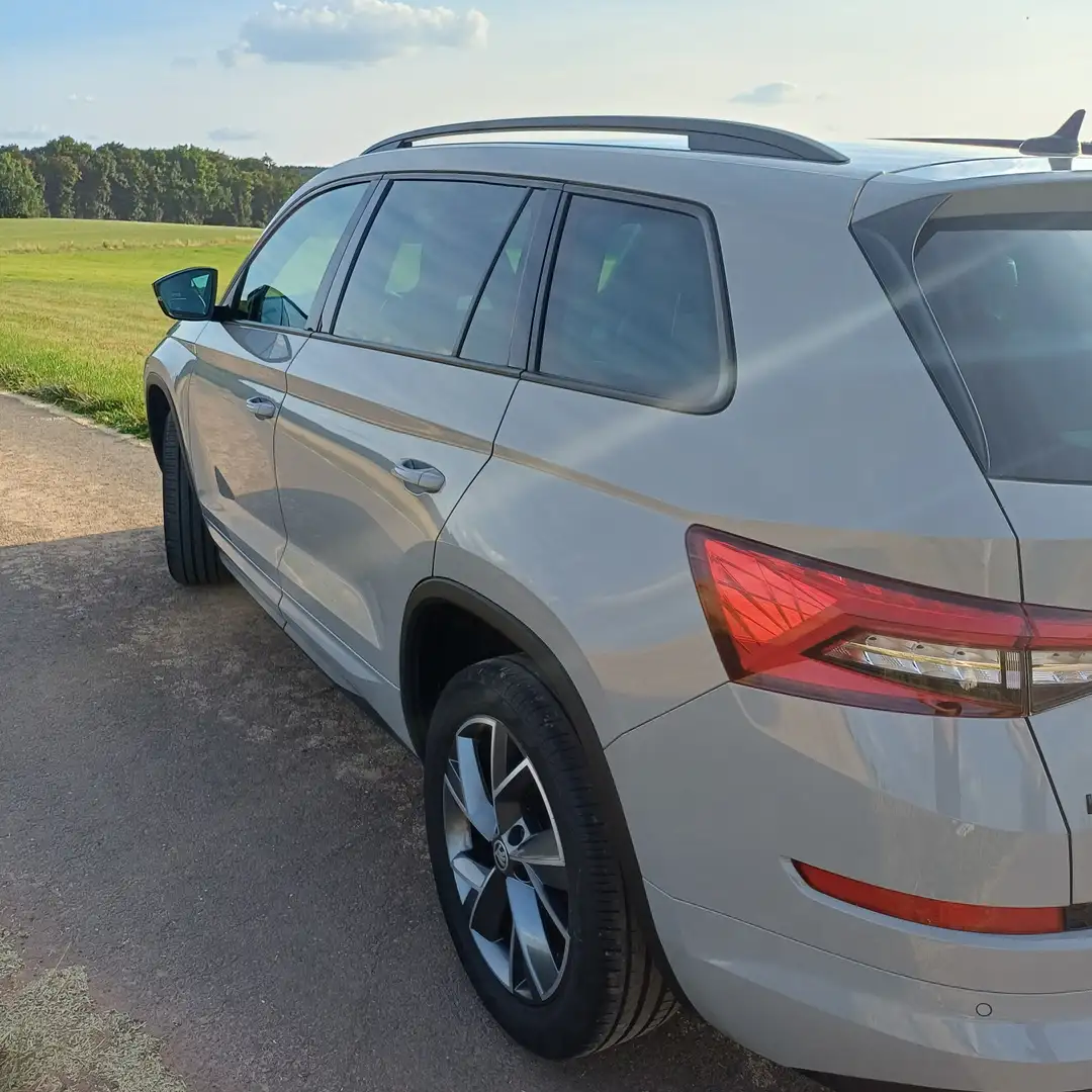 Skoda Kodiaq Kodiaq 1.5 TSI ACT DSG Sportline Grau - 2
