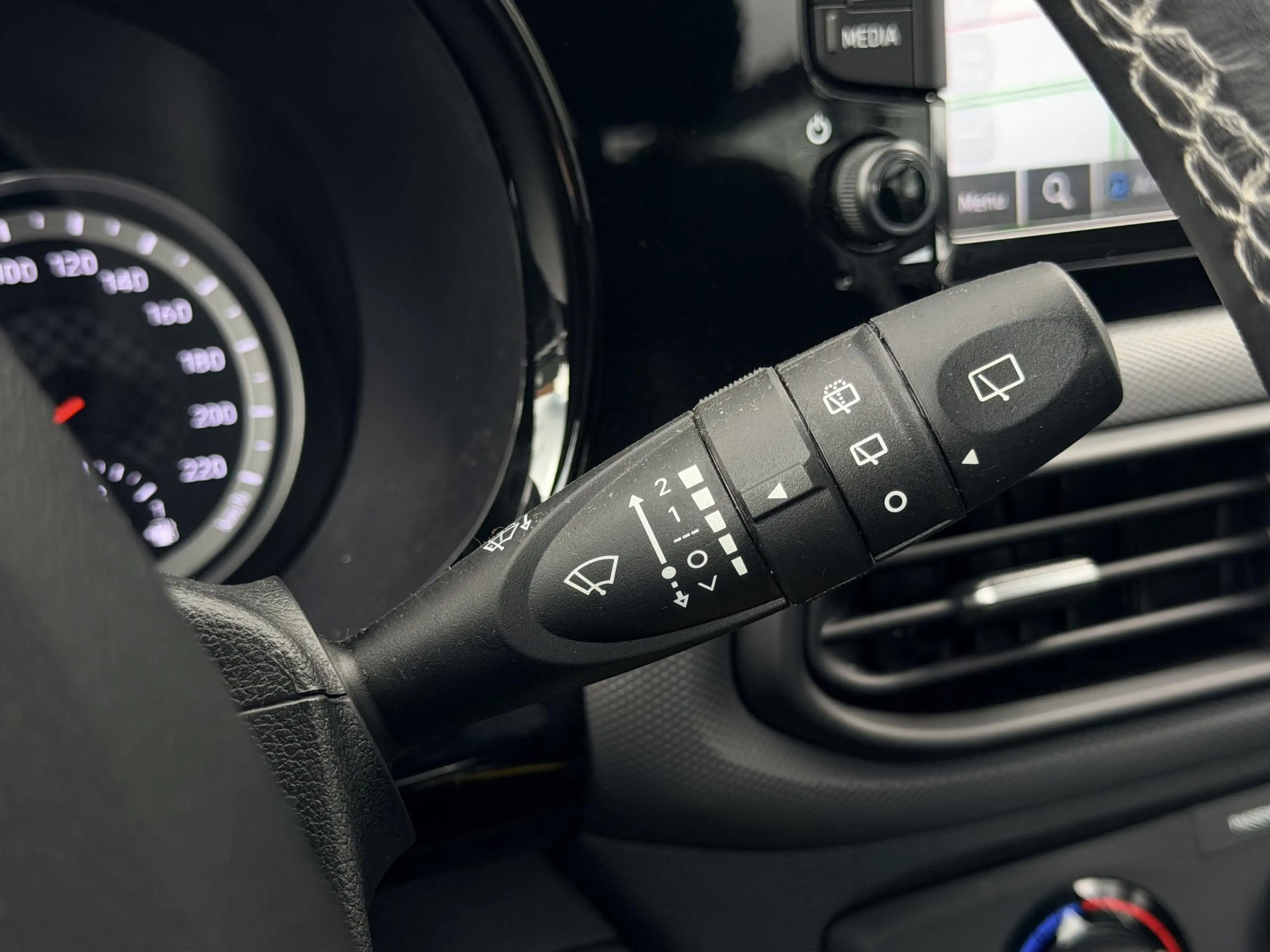 Hyundai i10 1.0 Comfort Smart / Navigatie / Achteruitrijcamera — photo 31