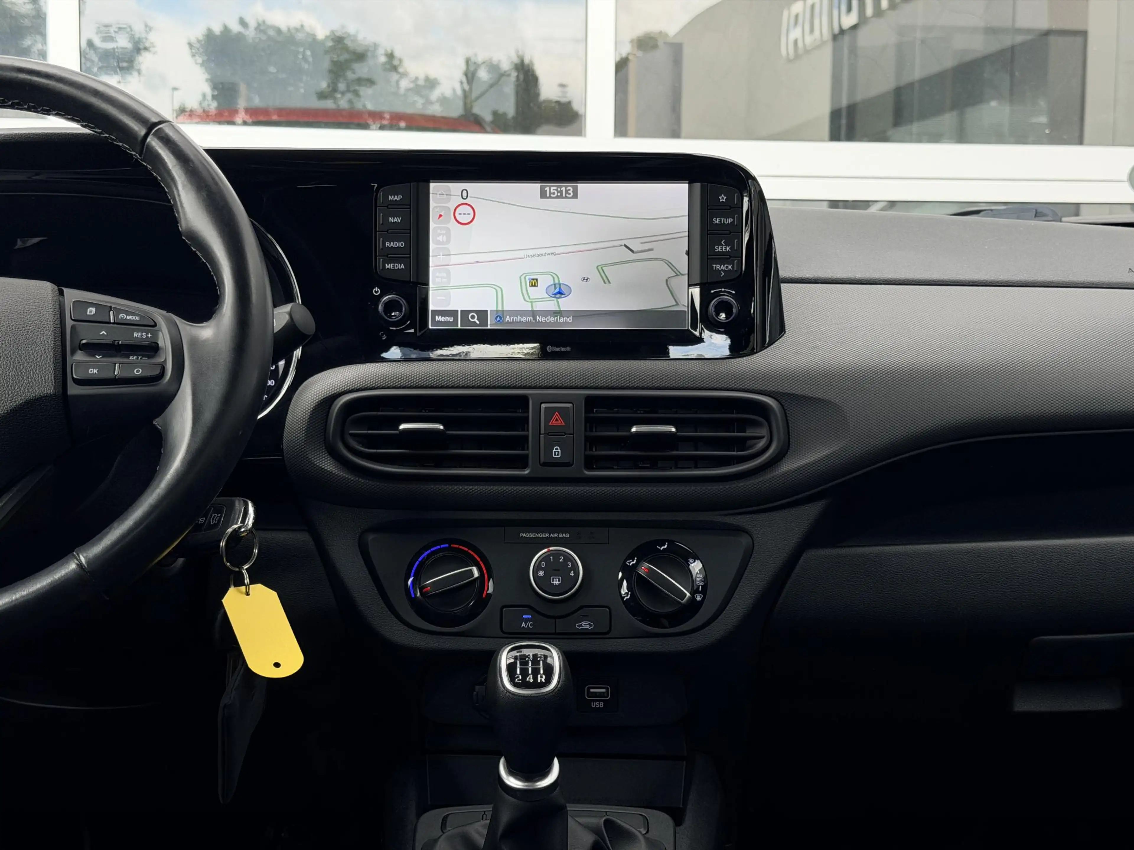Hyundai i10 1.0 Comfort Smart / Navigatie / Achteruitrijcamera — photo 4