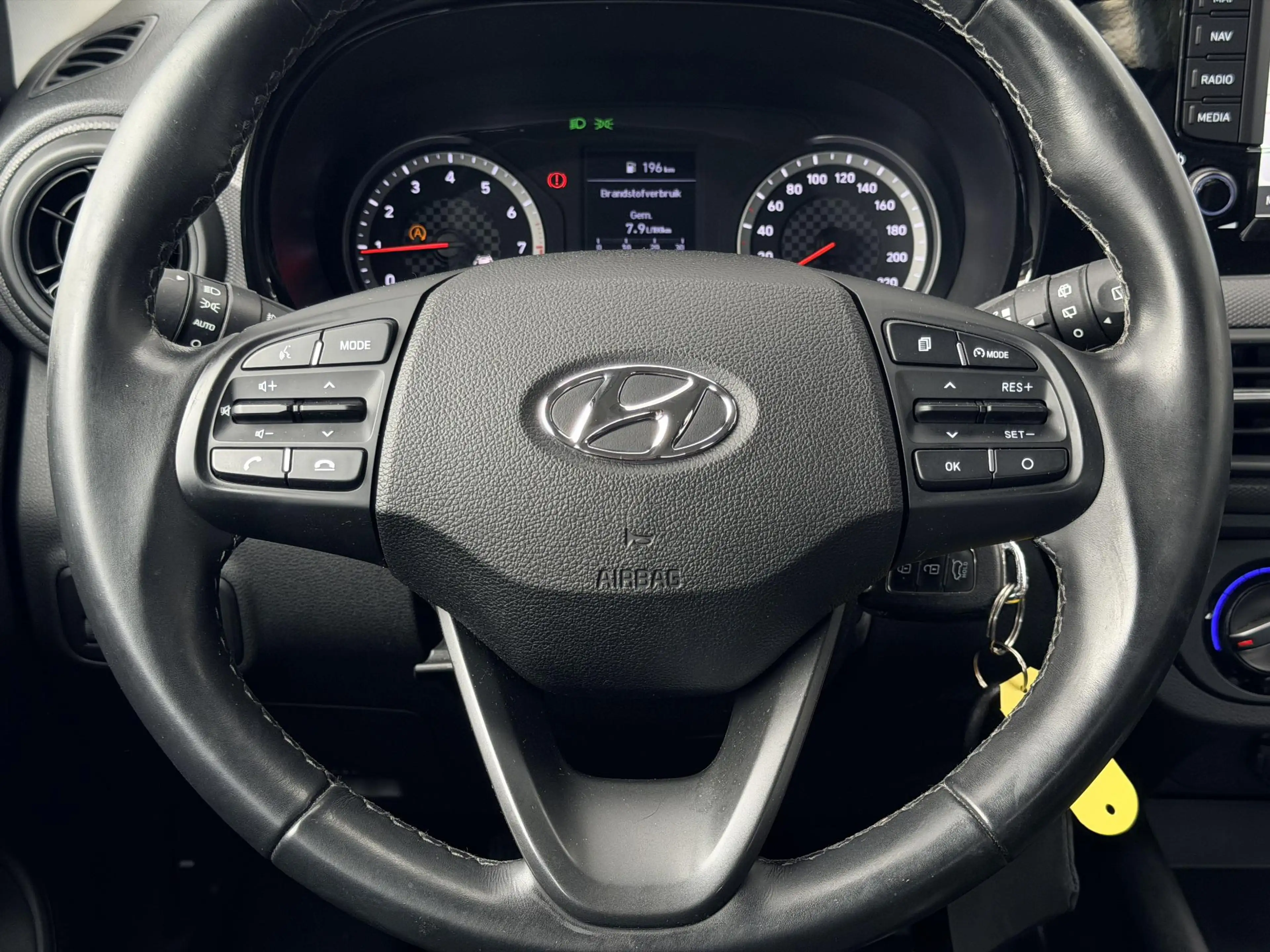 Hyundai i10 1.0 Comfort Smart / Navigatie / Achteruitrijcamera — photo 30
