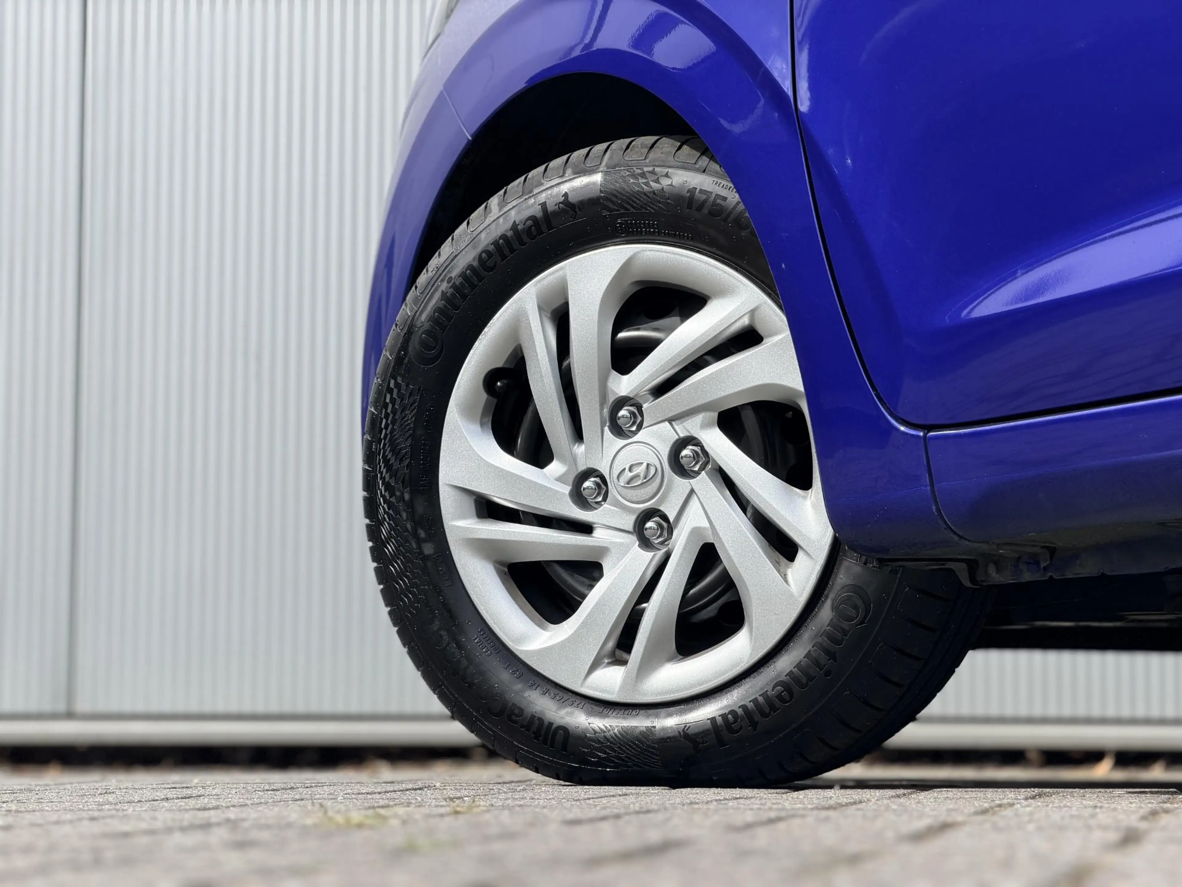 Hyundai i10 1.0 Comfort Smart / Navigatie / Achteruitrijcamera — photo 35