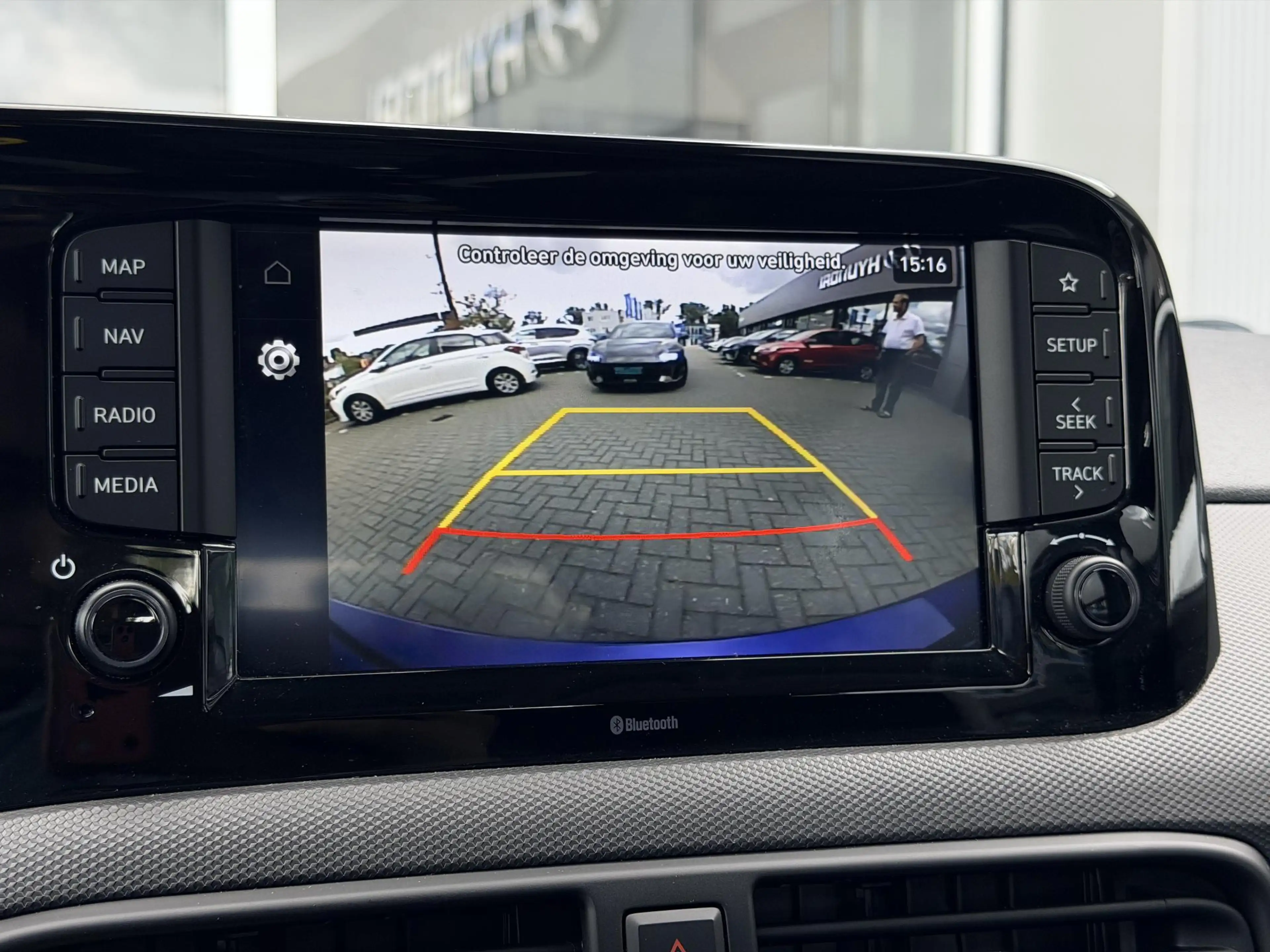Hyundai i10 1.0 Comfort Smart / Navigatie / Achteruitrijcamera — photo 43
