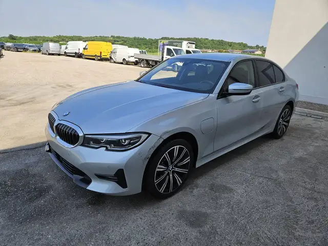 BMW 330 e Business Advantage auto - DANNEGGIATA