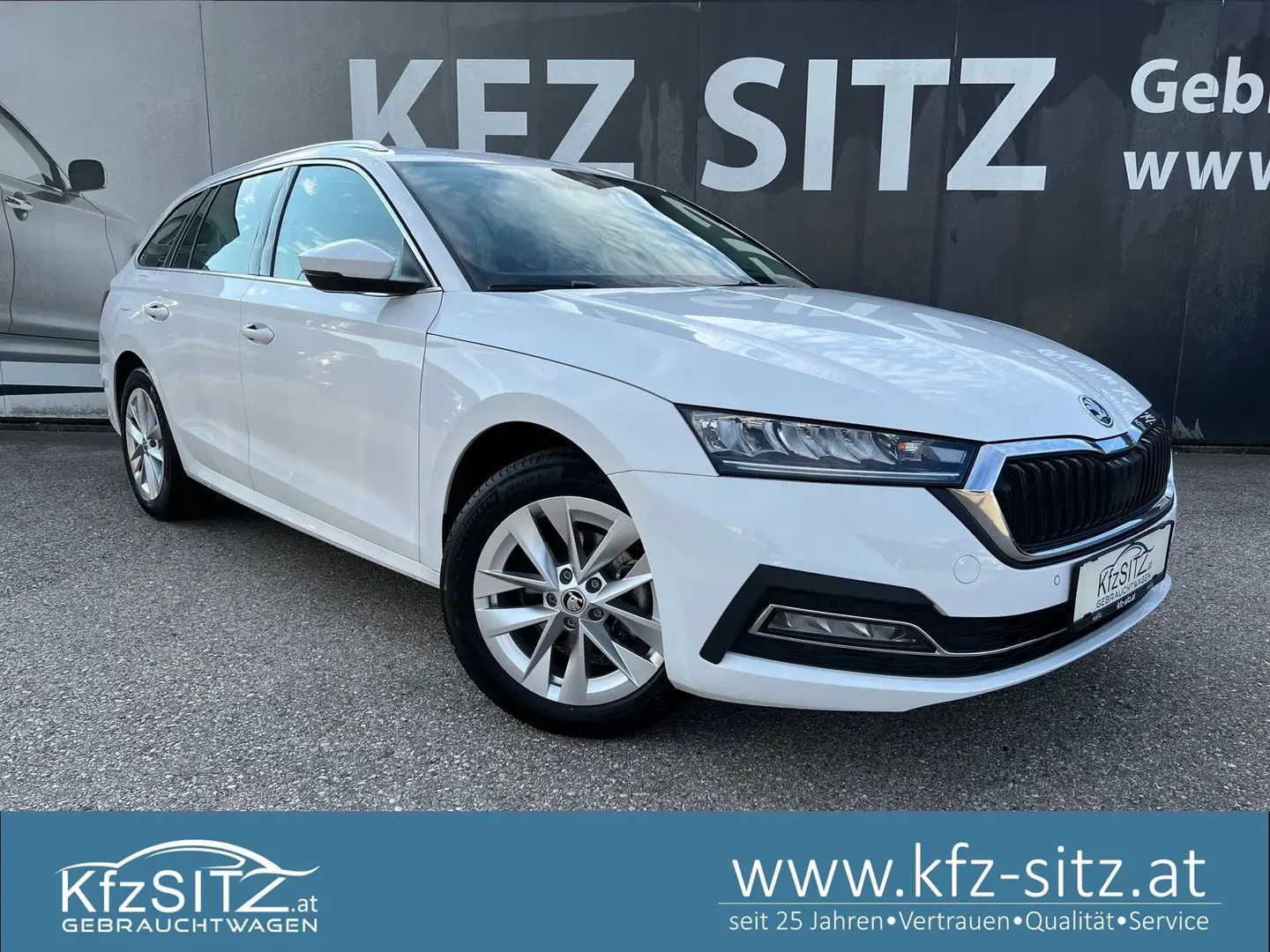 Skoda Octavia Combi 2,0 TDI Style DSG | AHK*ACC Weiß - 1