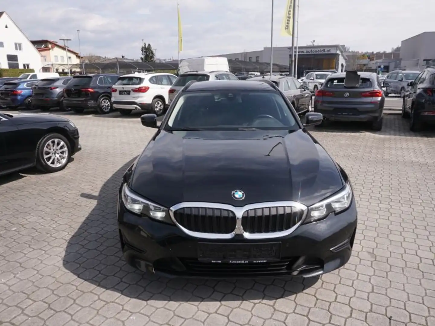 BMW 316 d Touring Aut. *17"ALU+LED* Schwarz - 2