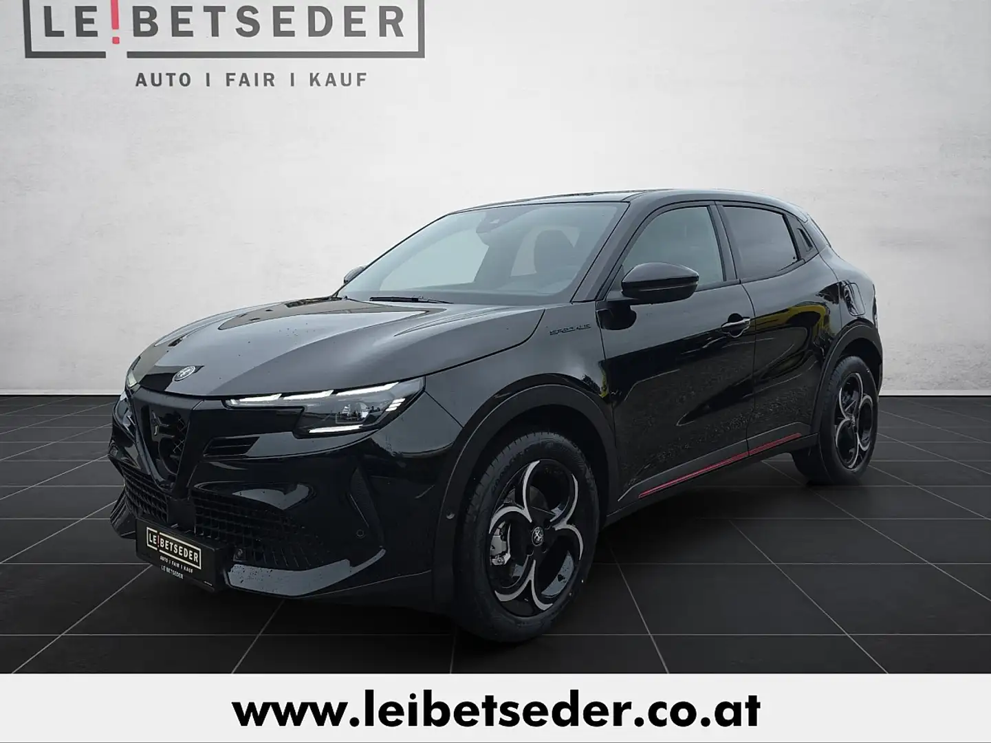 Alfa Romeo Junior Ibrida Speciale 1.2 MHEV e-DCT6 Schwarz - 1