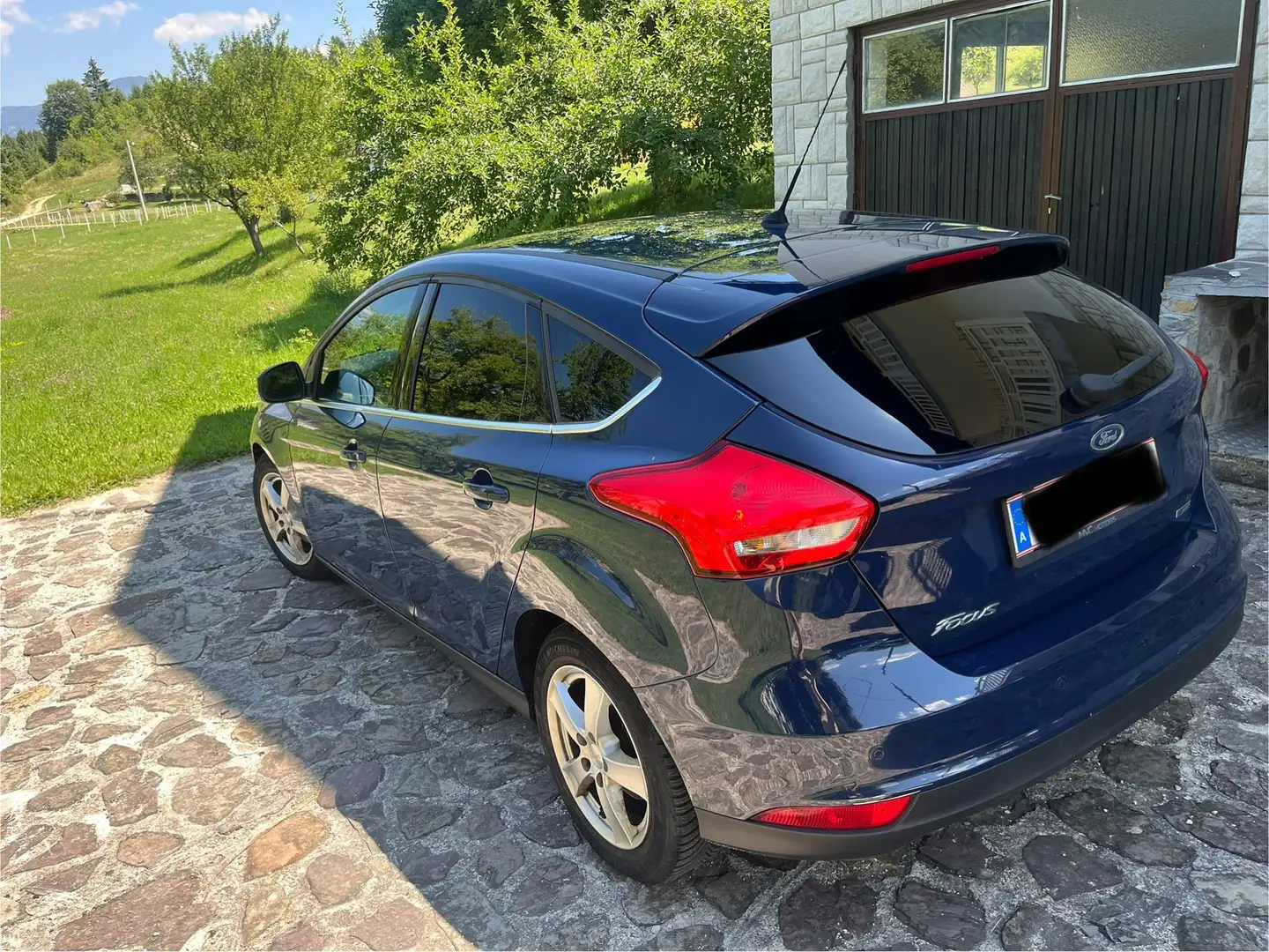 Ford Focus Focus Traveller 1,0 EcoBoost Titanium Titanium Blau - 1