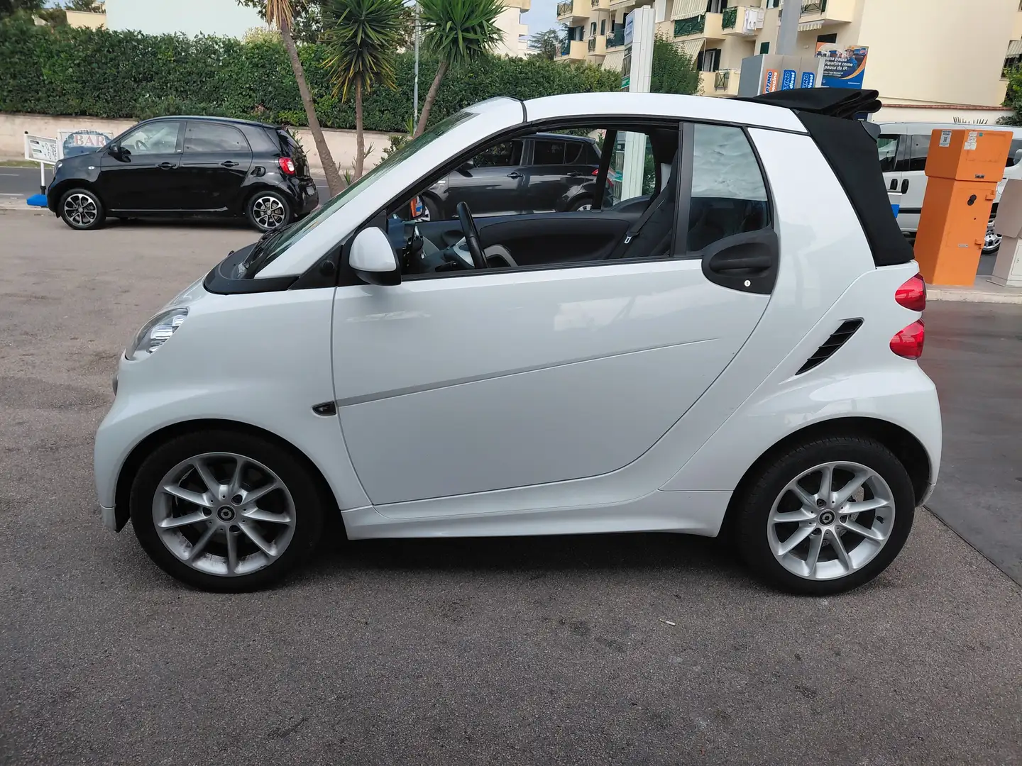 smart forTwo Fortwo Cabrio 1.0 mhd City Flame 84cv Bianco - 2