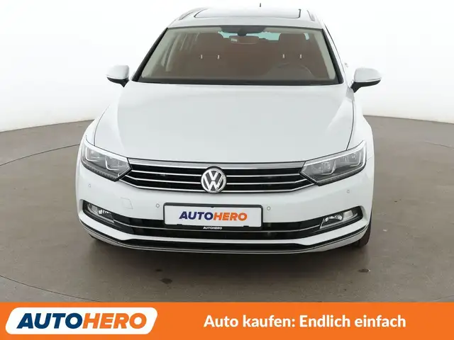 Volkswagen Passat view 9