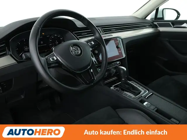 Volkswagen Passat view 11