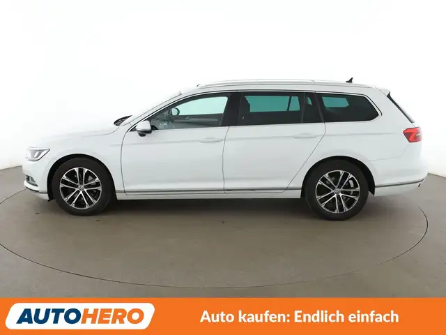 Volkswagen Passat view 3