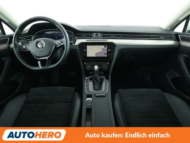 Volkswagen Passat view 12