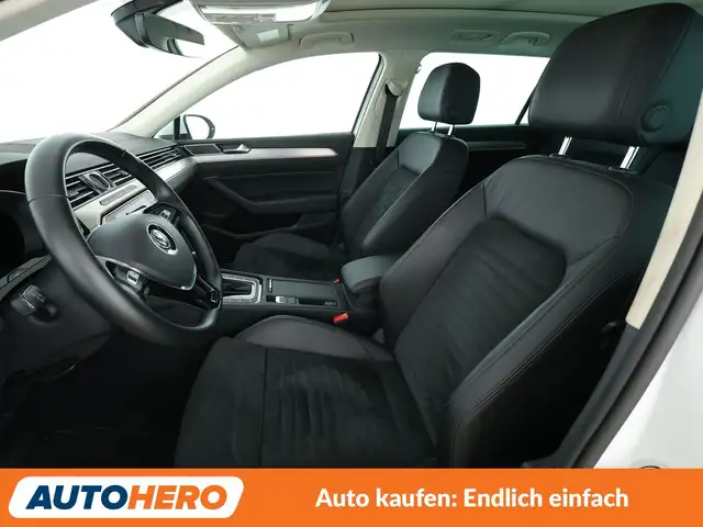 Volkswagen Passat view 10