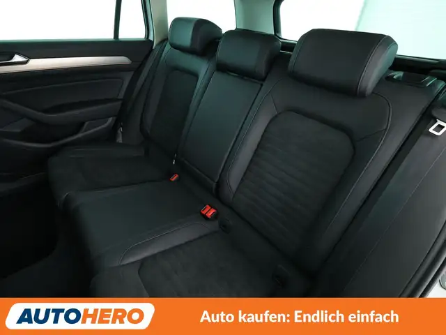 Volkswagen Passat view 14