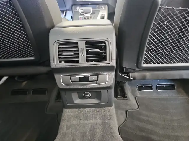 Audi Q5 view 17