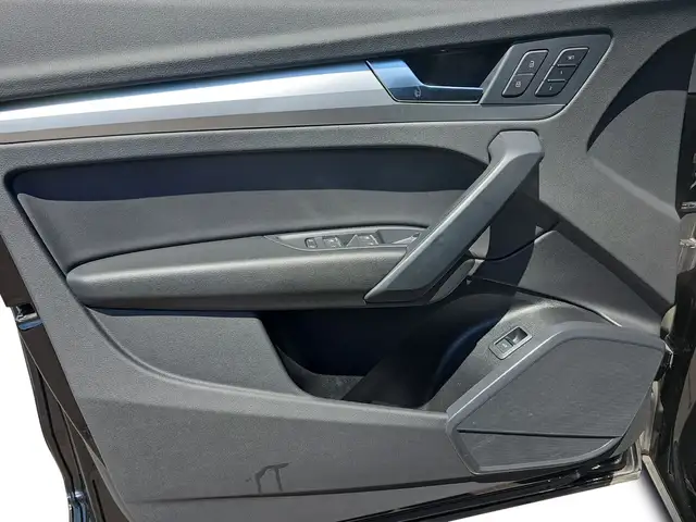 Audi Q5 view 15