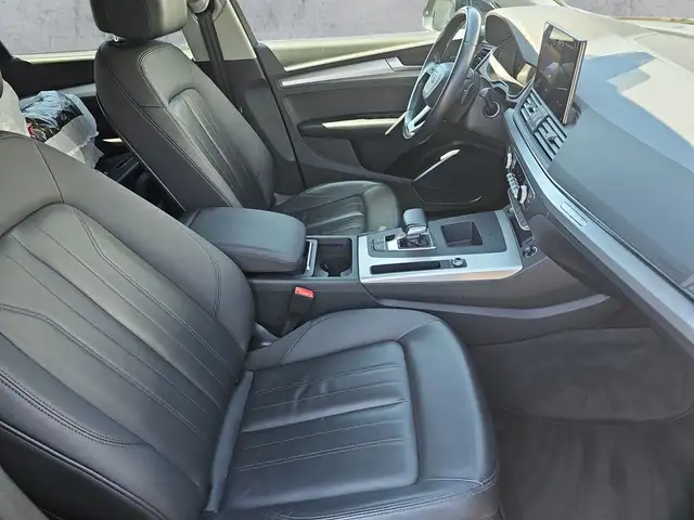 Audi Q5 view 13