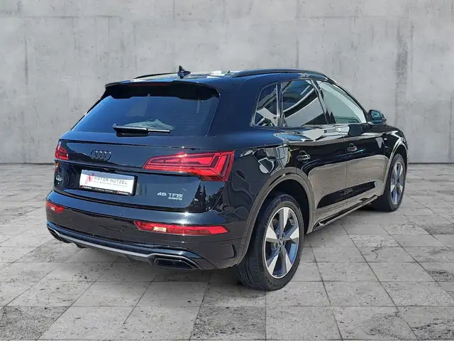 Audi Q5 view 6