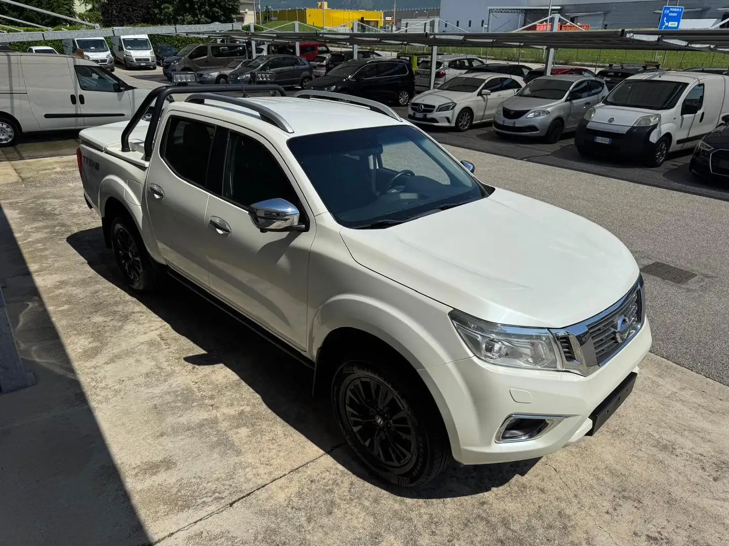Nissan Navara 2.3 dci d.cab Trek-1 4wd 190cv auto iva compresa Wit - 2