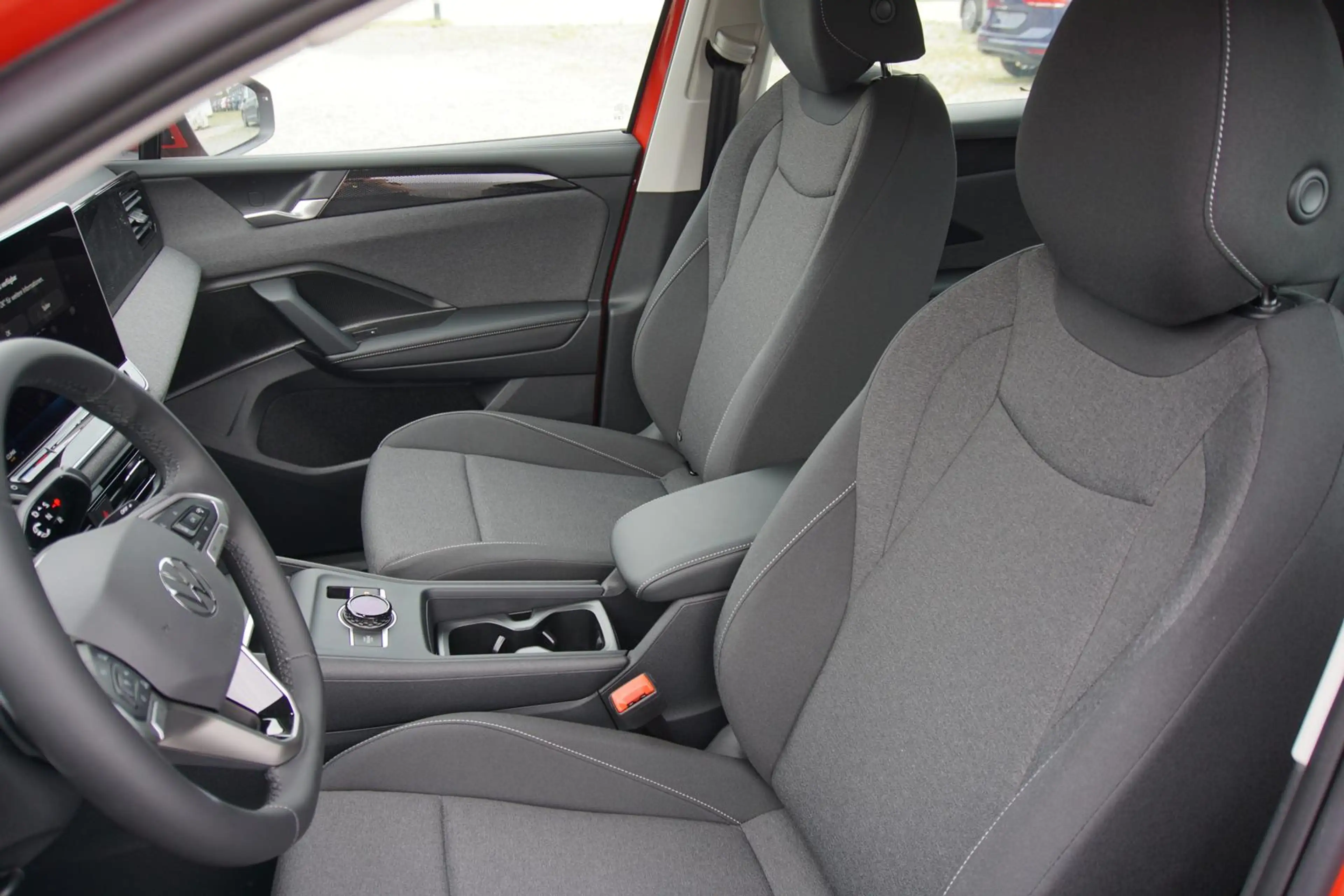 Volkswagen Tiguan 1.5eTSI DSG Navi/MirrorLi AHK Kamera ACC — photo 17
