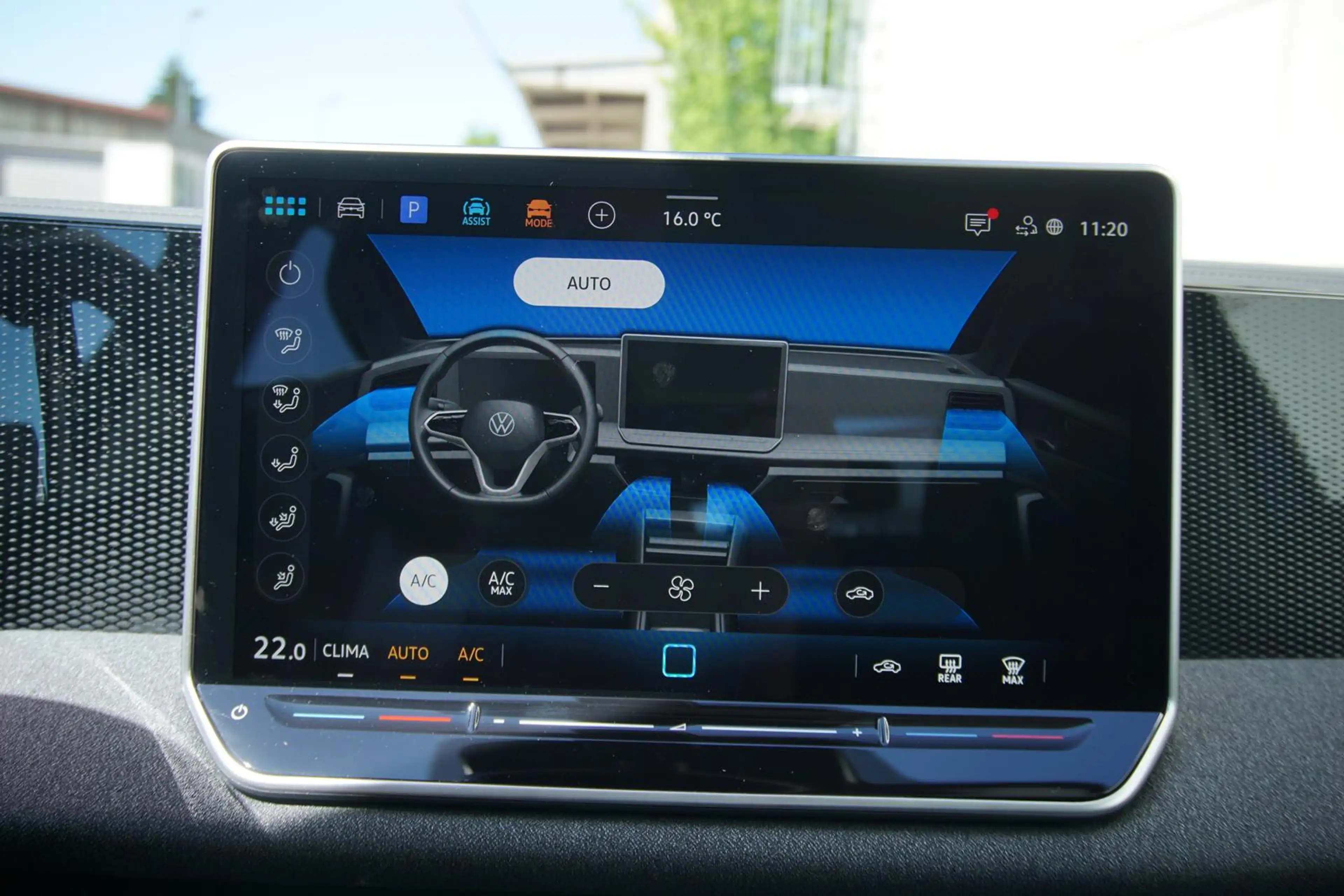 Volkswagen Tiguan 1.5eTSI DSG Navi/MirrorLi AHK Kamera ACC — photo 14