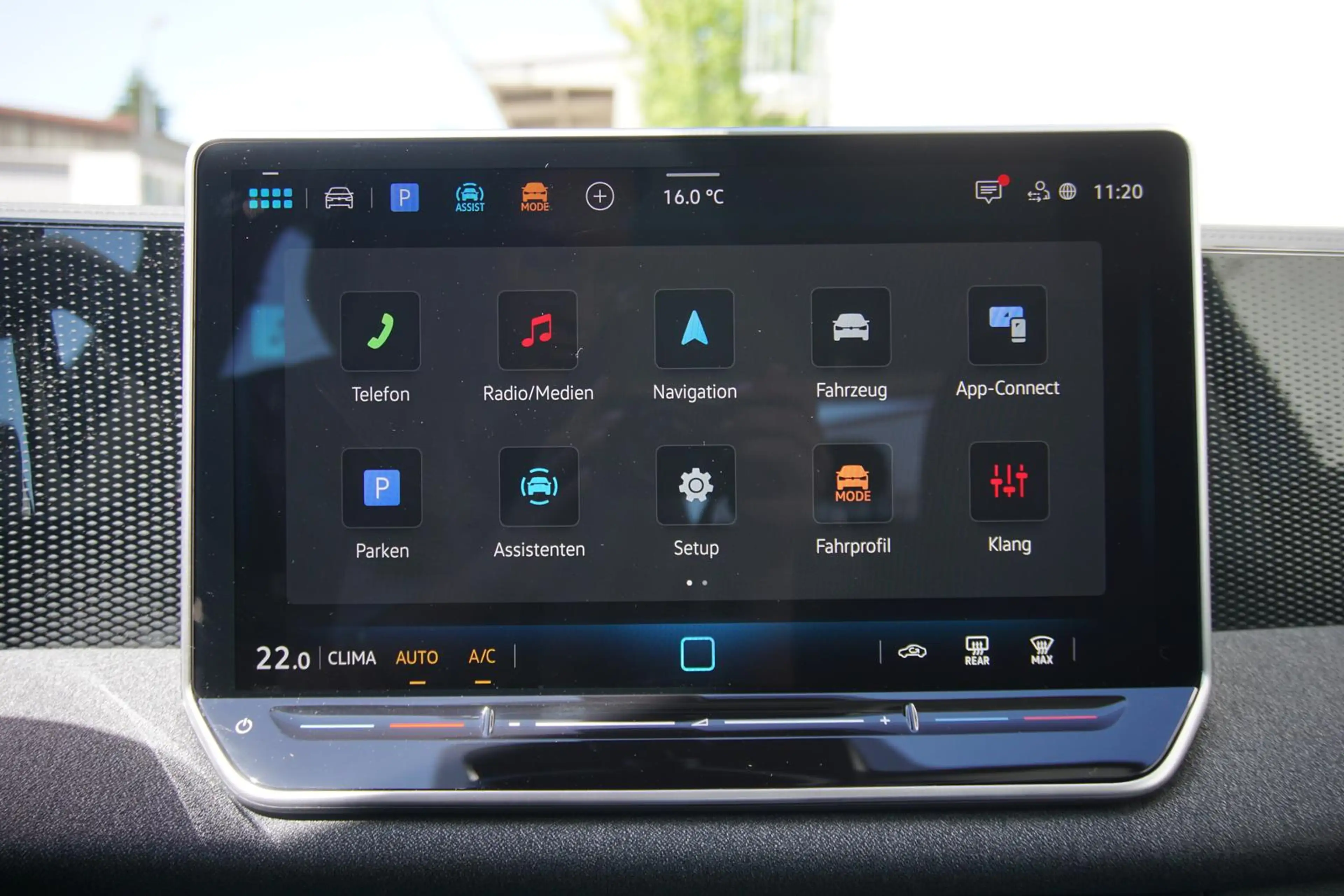 Volkswagen Tiguan 1.5eTSI DSG Navi/MirrorLi AHK Kamera ACC — photo 11