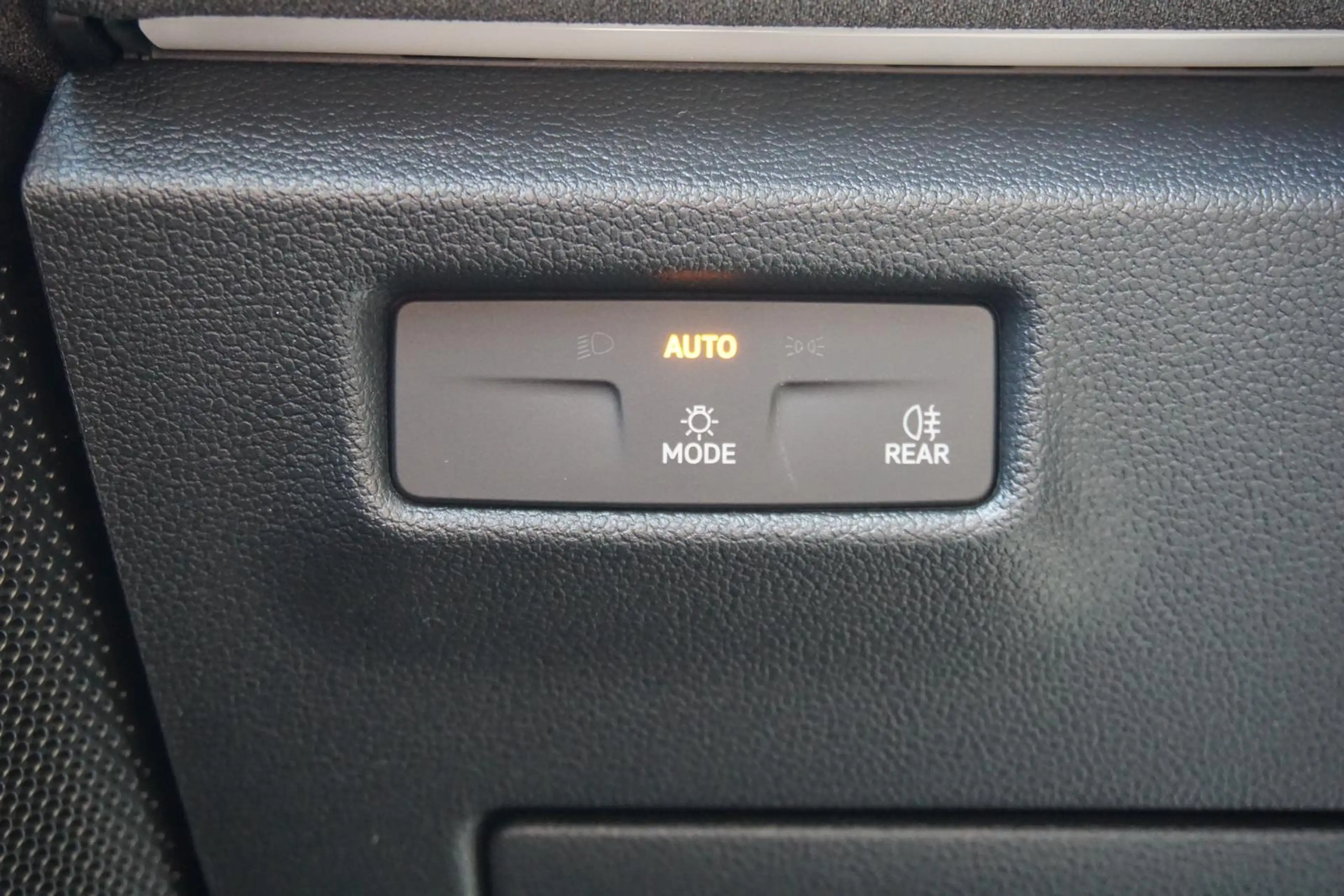Volkswagen Tiguan 1.5eTSI DSG Navi/MirrorLi AHK Kamera ACC — photo 19