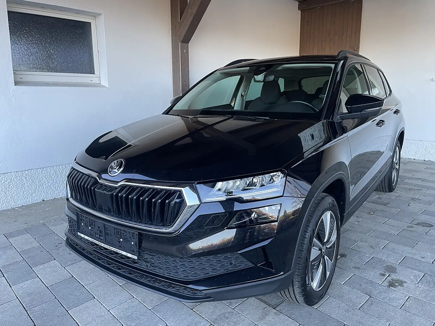 Skoda Karoq 2,0 TDI DSG LED-NAVI-ACC-LANEASSIT-RFK-VIRTUAL-... Schwarz - 2