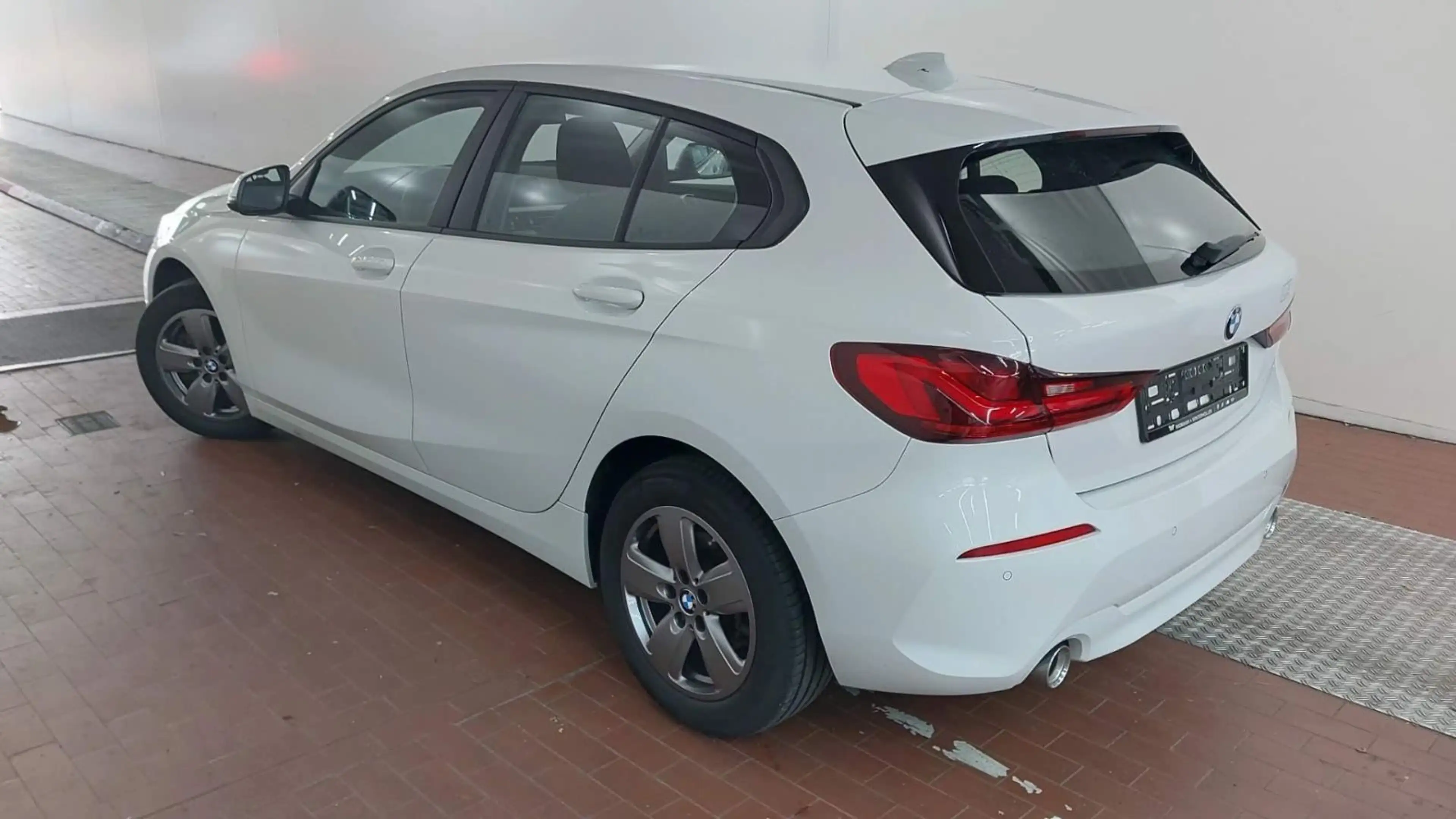 BMW 118 d Advantage *LED*Volldigital*Carplay*SHZ* — photo 4
