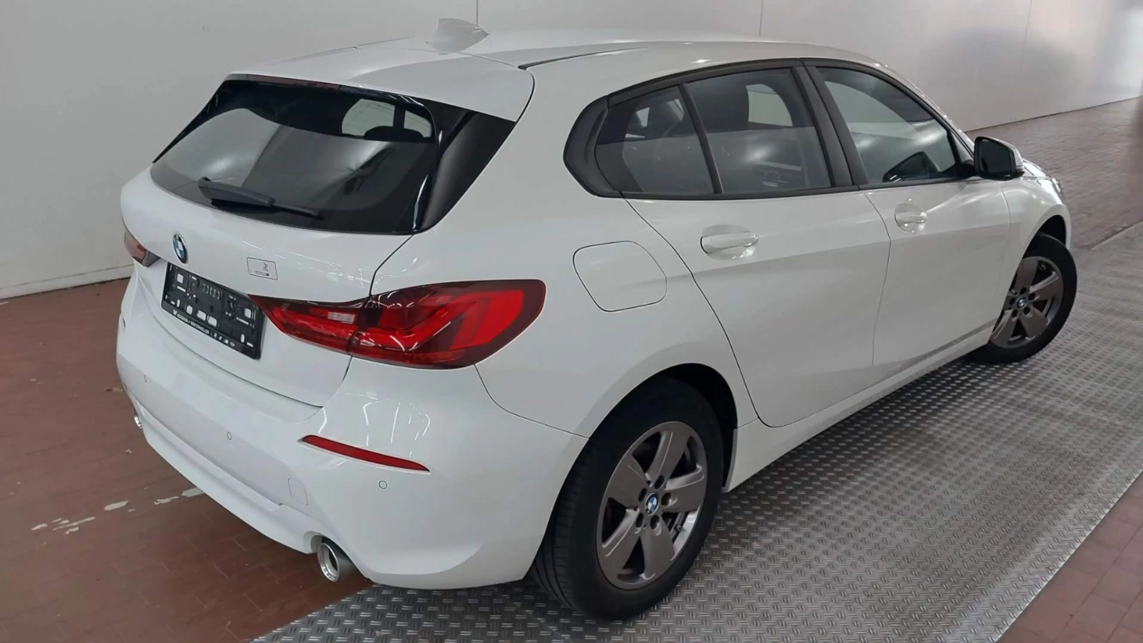 BMW 118 d Advantage *LED*Volldigital*Carplay*SHZ* — photo 3