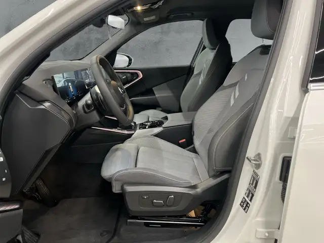 BMW X3 view 8