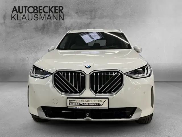 BMW X3 view 5