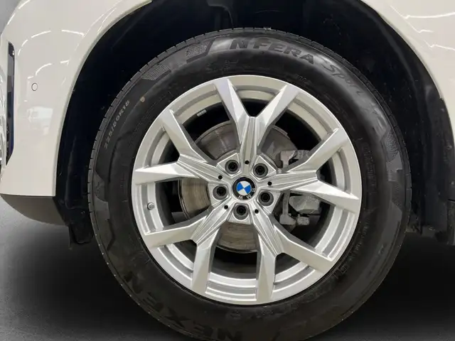 BMW X3 view 7